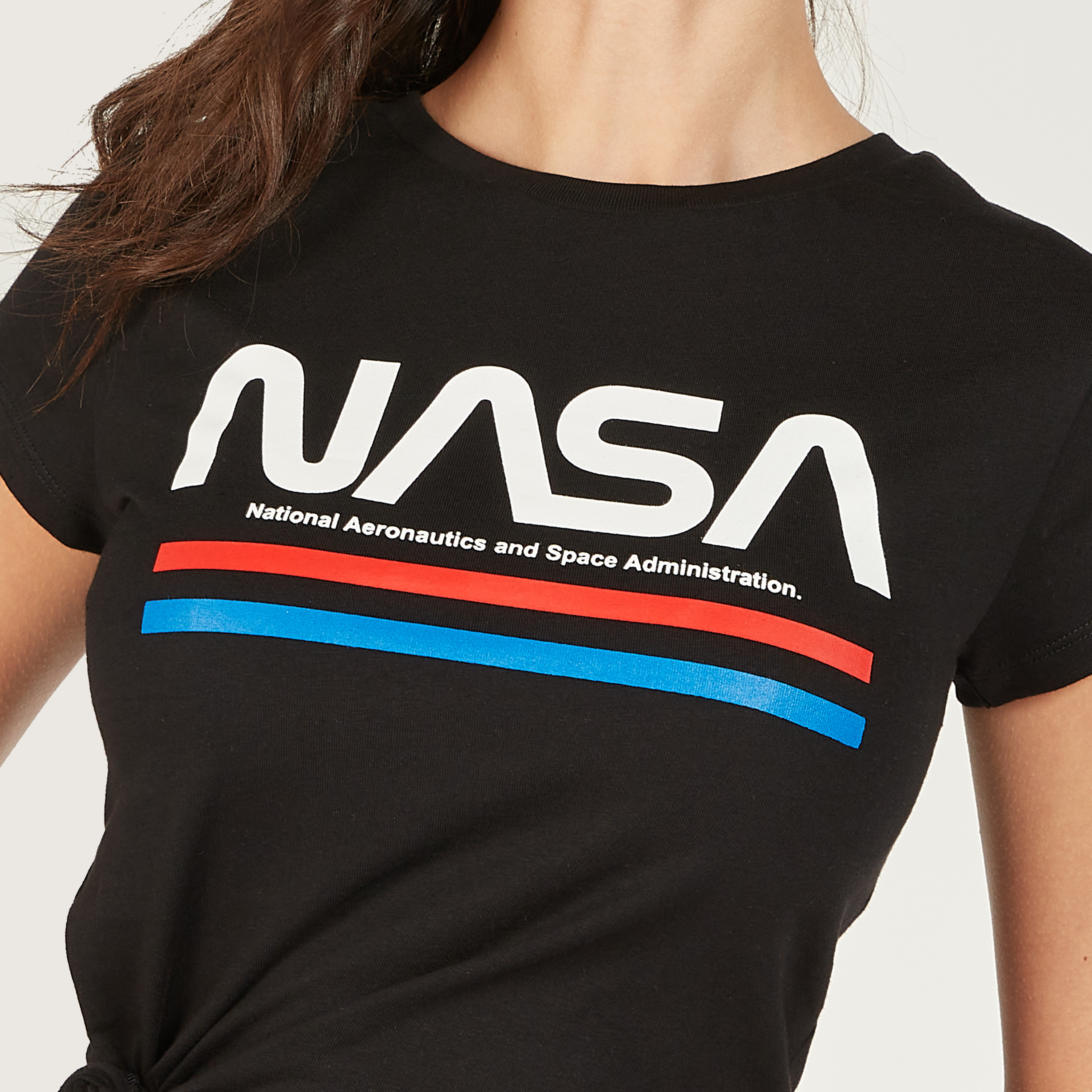 تيشيرت بياقة ضيقة وأكمام قصيرة وطبعات ناسا-women-clothing-tshirts-image-3