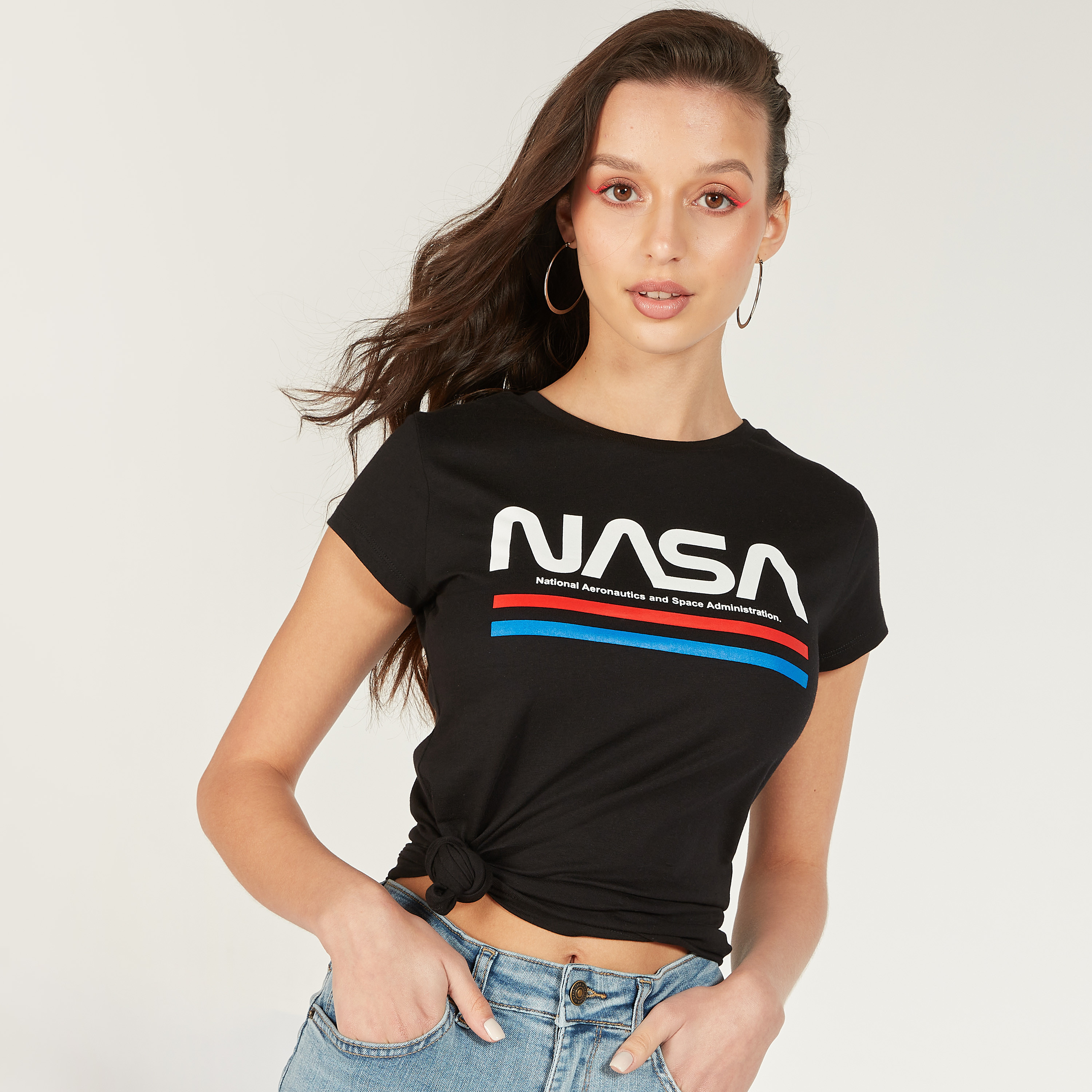 تيشيرت بياقة ضيقة وأكمام قصيرة وطبعات ناسا-women-clothing-tshirts-image-5