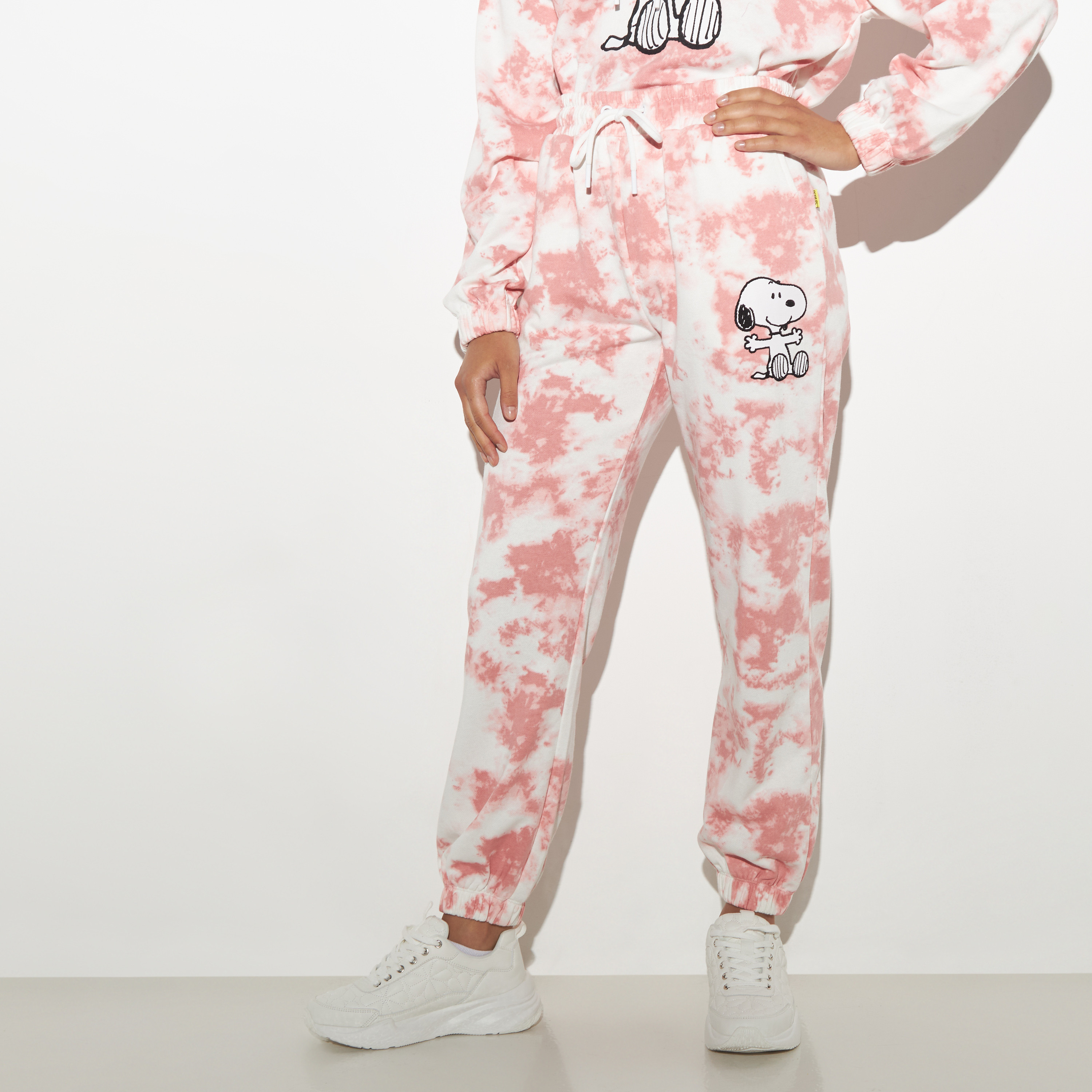 Snoopy joggers hot sale