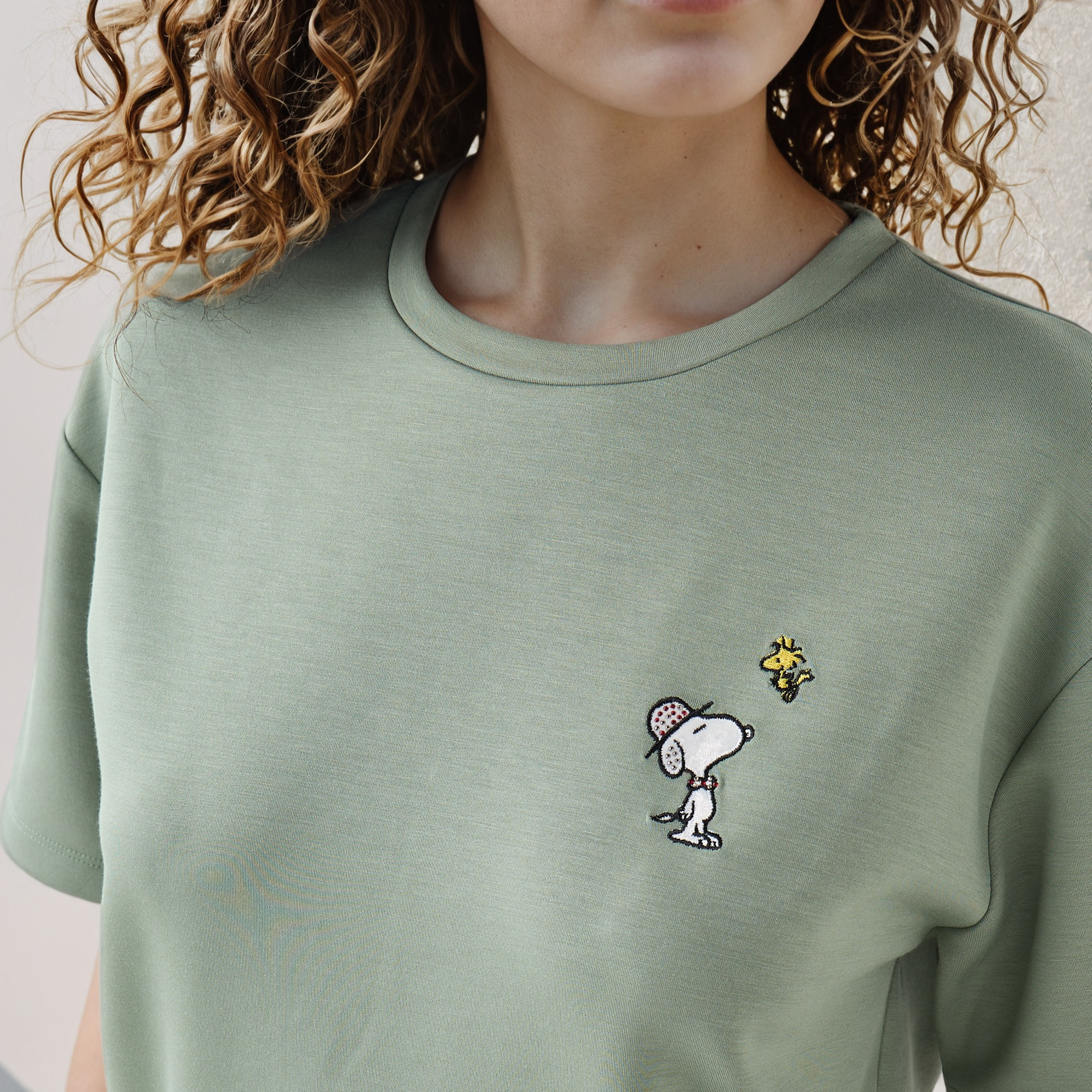 Snoopy Embroidered T-shirt with Crew Neck and Short Sleeves-women-clothing-tshirts-image-4