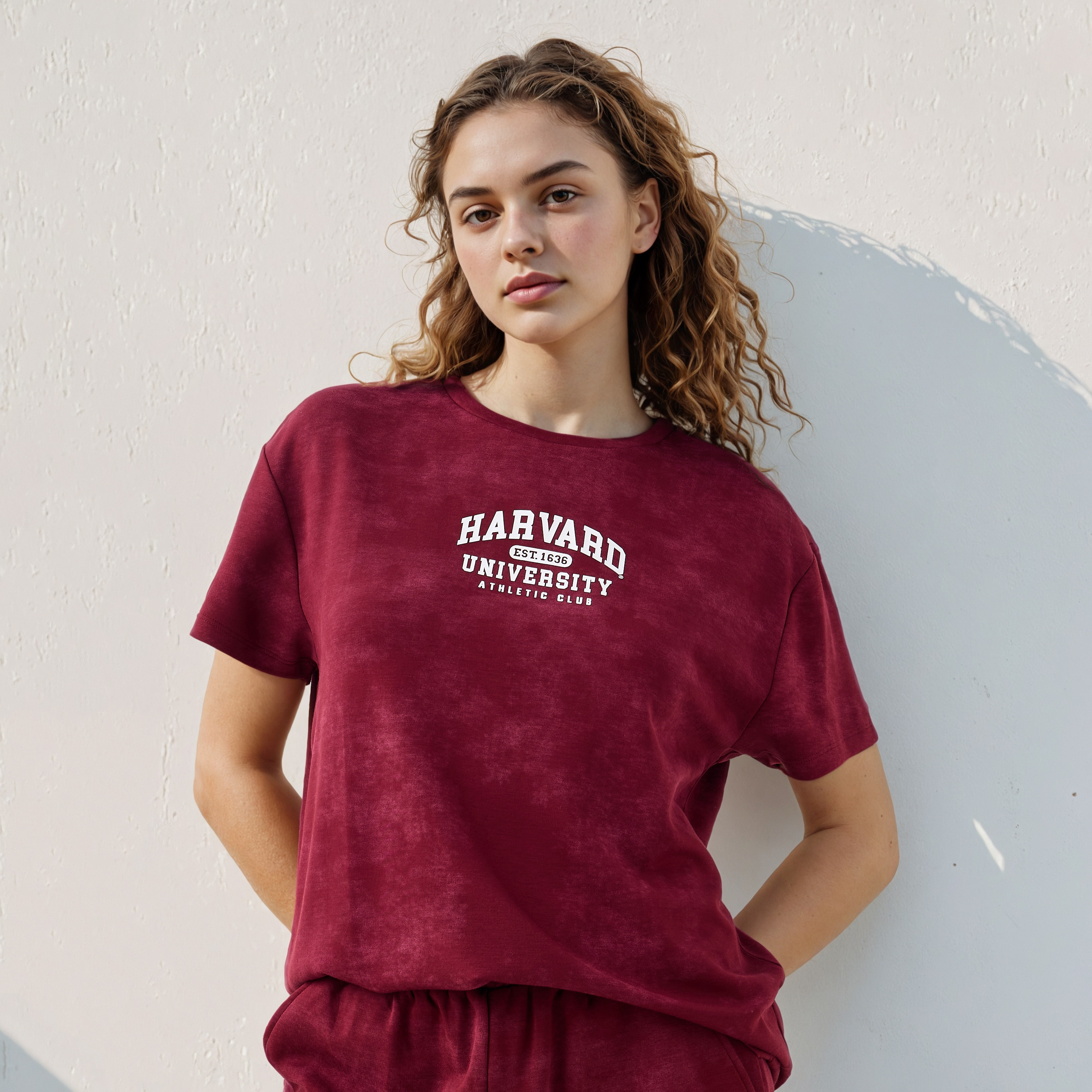 تيشيرت بياقة ضيقة وطبعات-women-clothing-tshirts-image-1