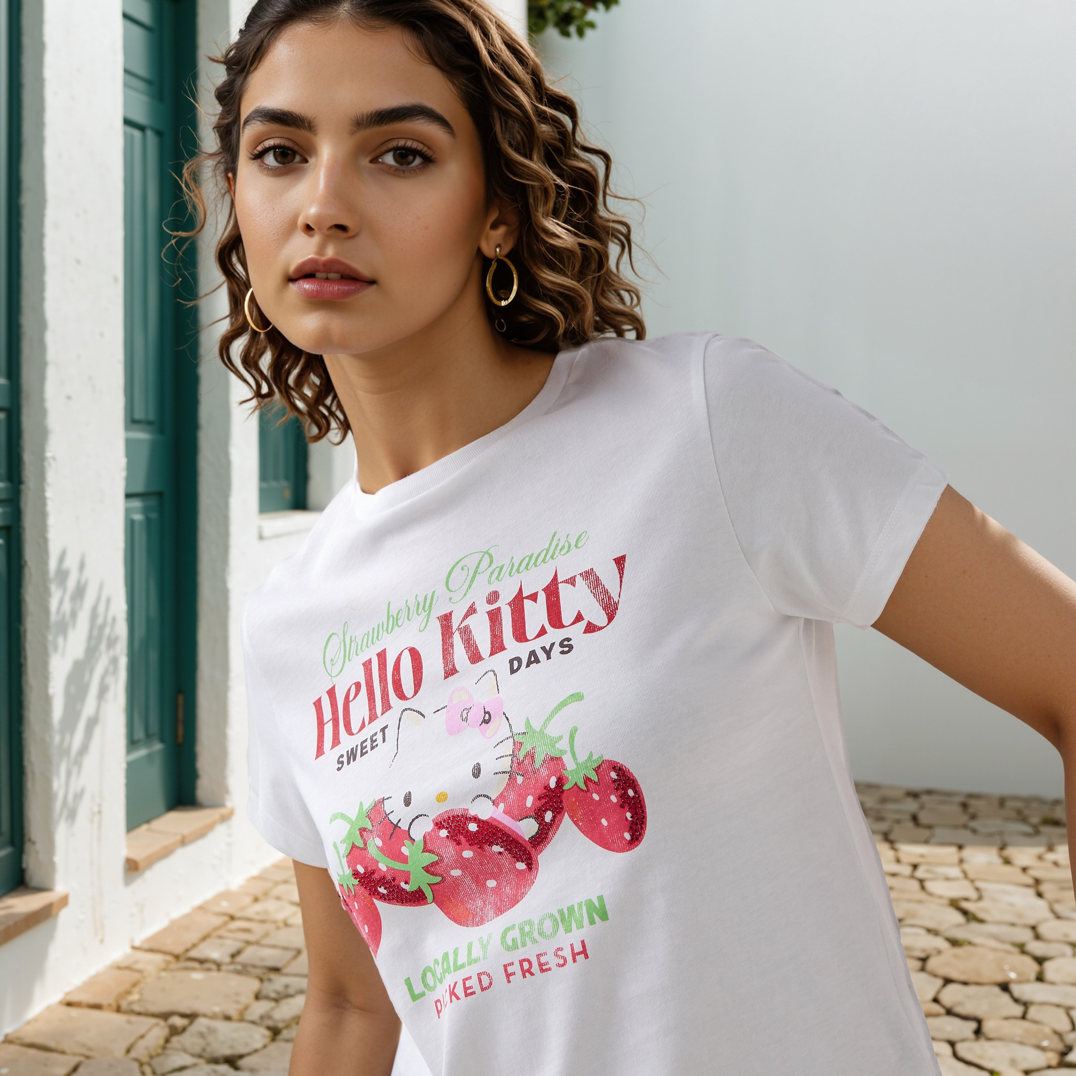 تيشيرت بياقة ضيقة وطبعات-women-clothing-tshirts-image-4