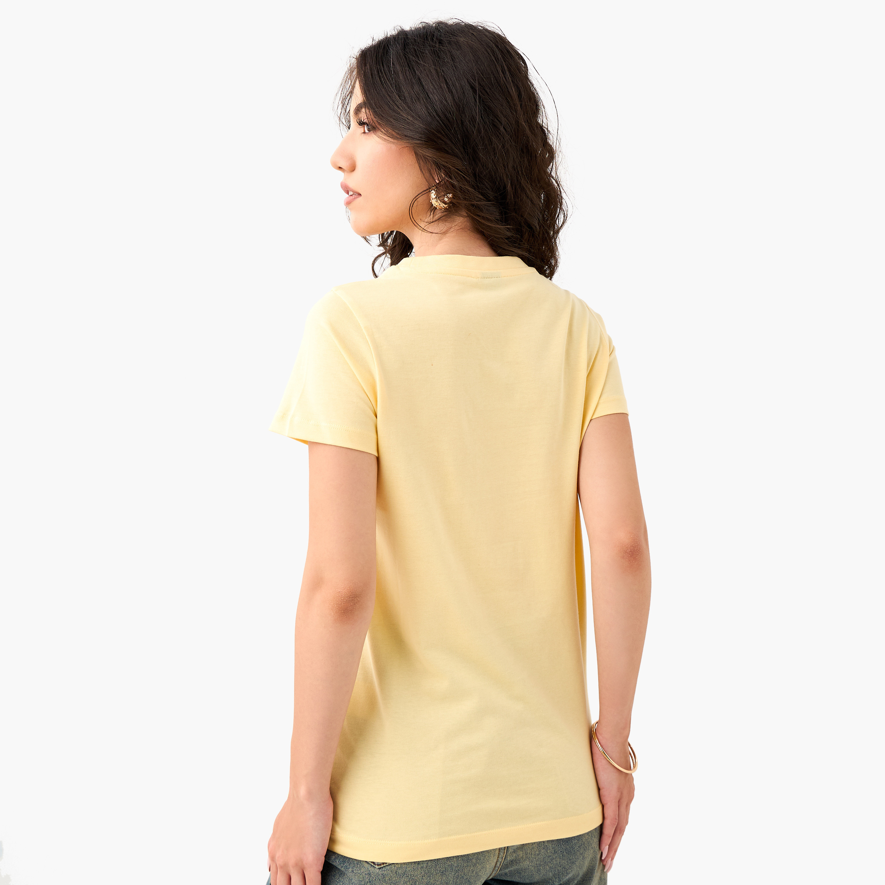 تيشيرت بياقة ضيقة وطبعات ميكي ماوس-women-clothing-tshirts-image-3