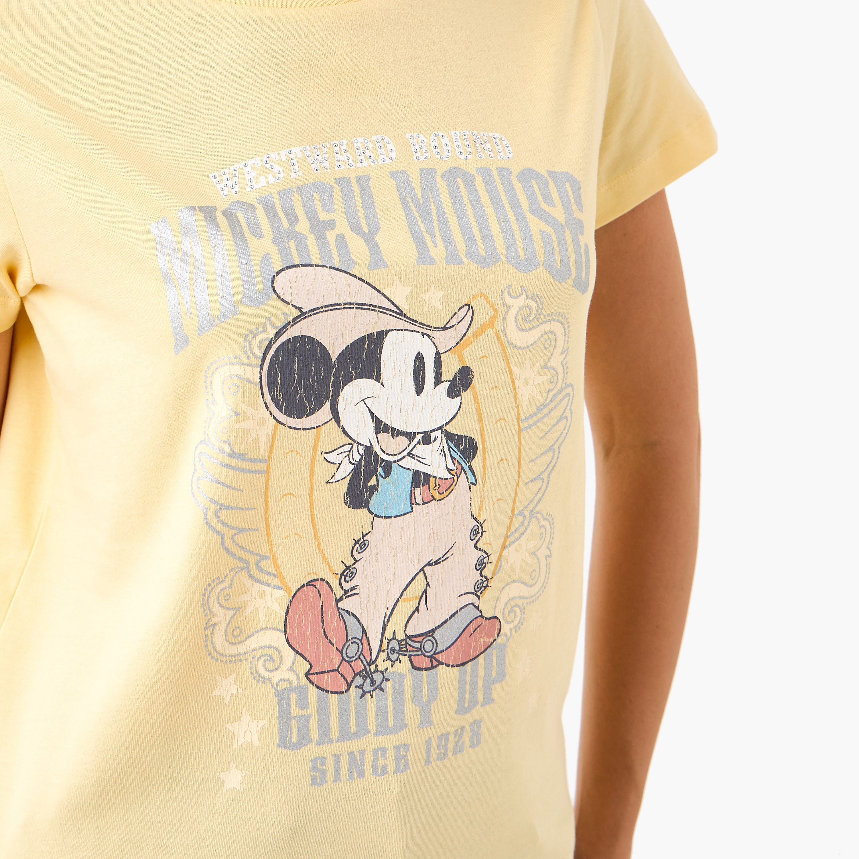 تيشيرت بياقة ضيقة وطبعات ميكي ماوس-women-clothing-tshirts-image-4