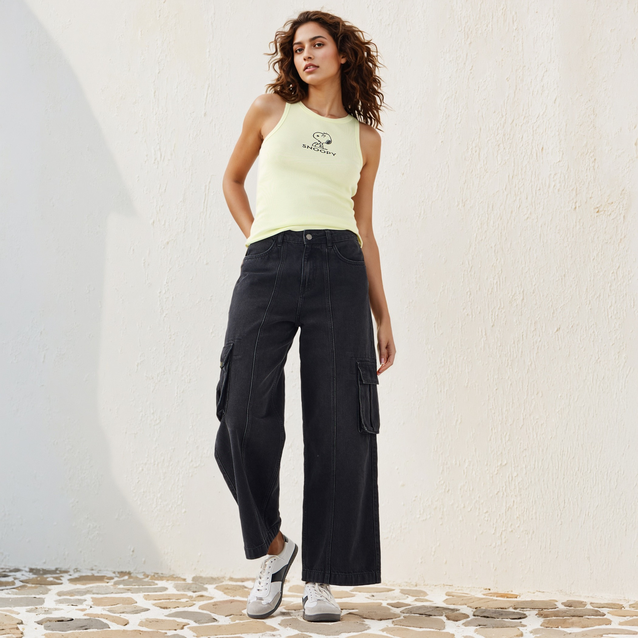 بلوزة تانك مزيّنة دون أكمام من سنوبي-women-clothing-tshirts-image-2
