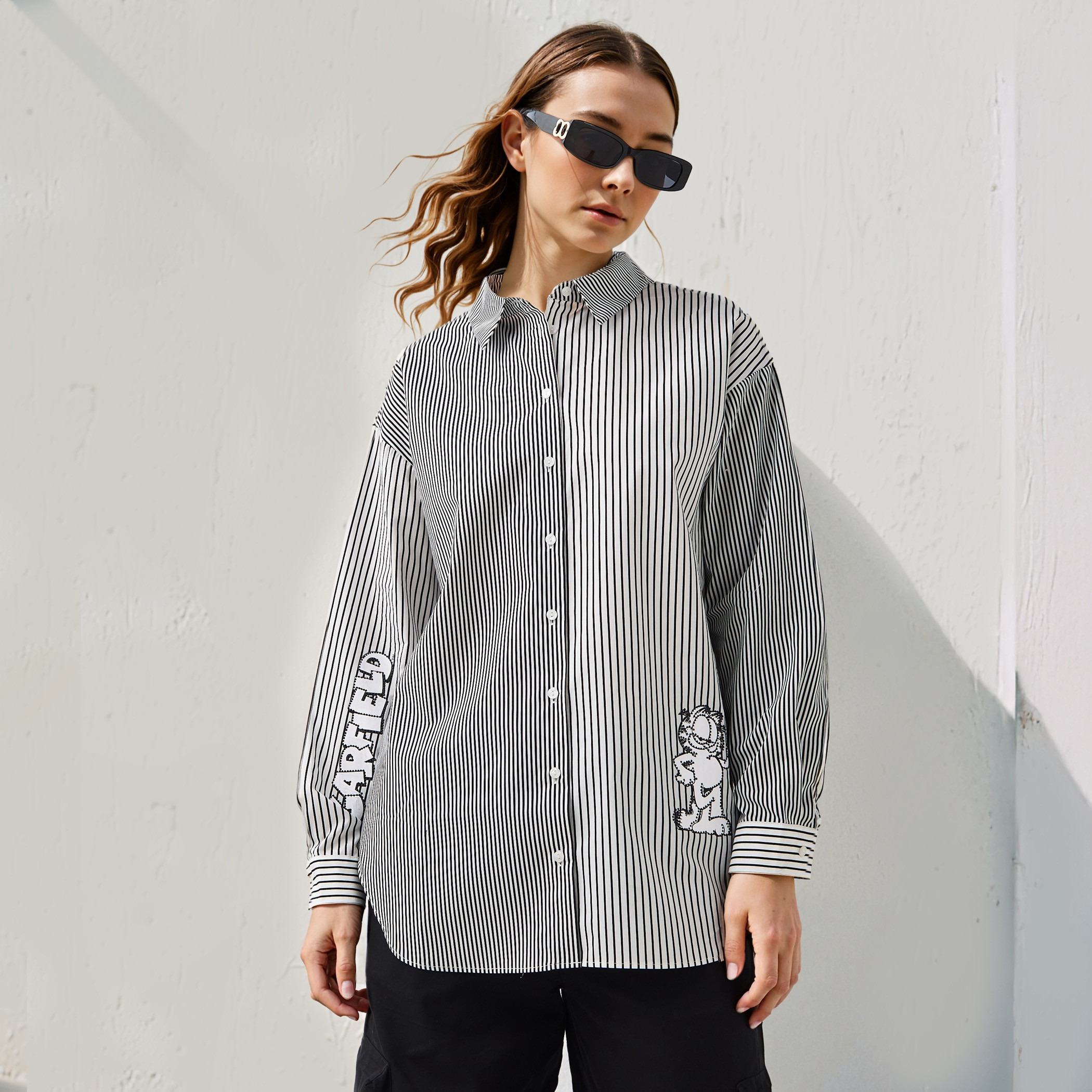 Oversized Garfield Print Shirt with High-Low Hem-women-clothing-shirtsandblouses-shirts-image-1