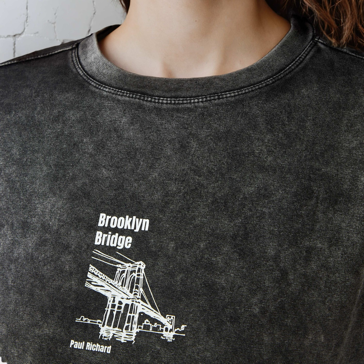 Brooklin Bridge Print Sweatshirt-women-winterwear-hoodiesandsweatshirts-sweatshirts-image-4