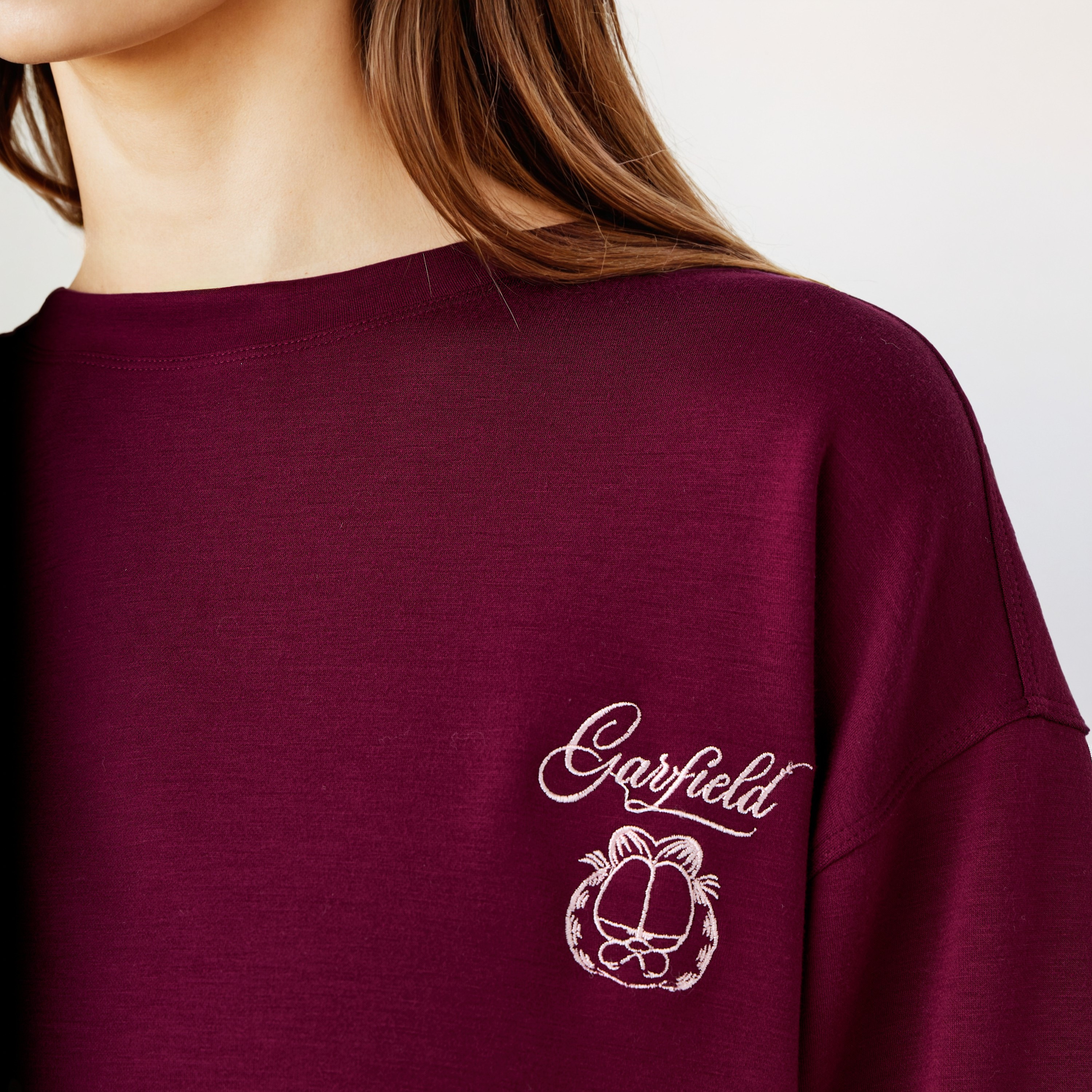 Garfield Embroidered Sweatshirt-women-winterwear-hoodiesandsweatshirts-sweatshirts-image-5