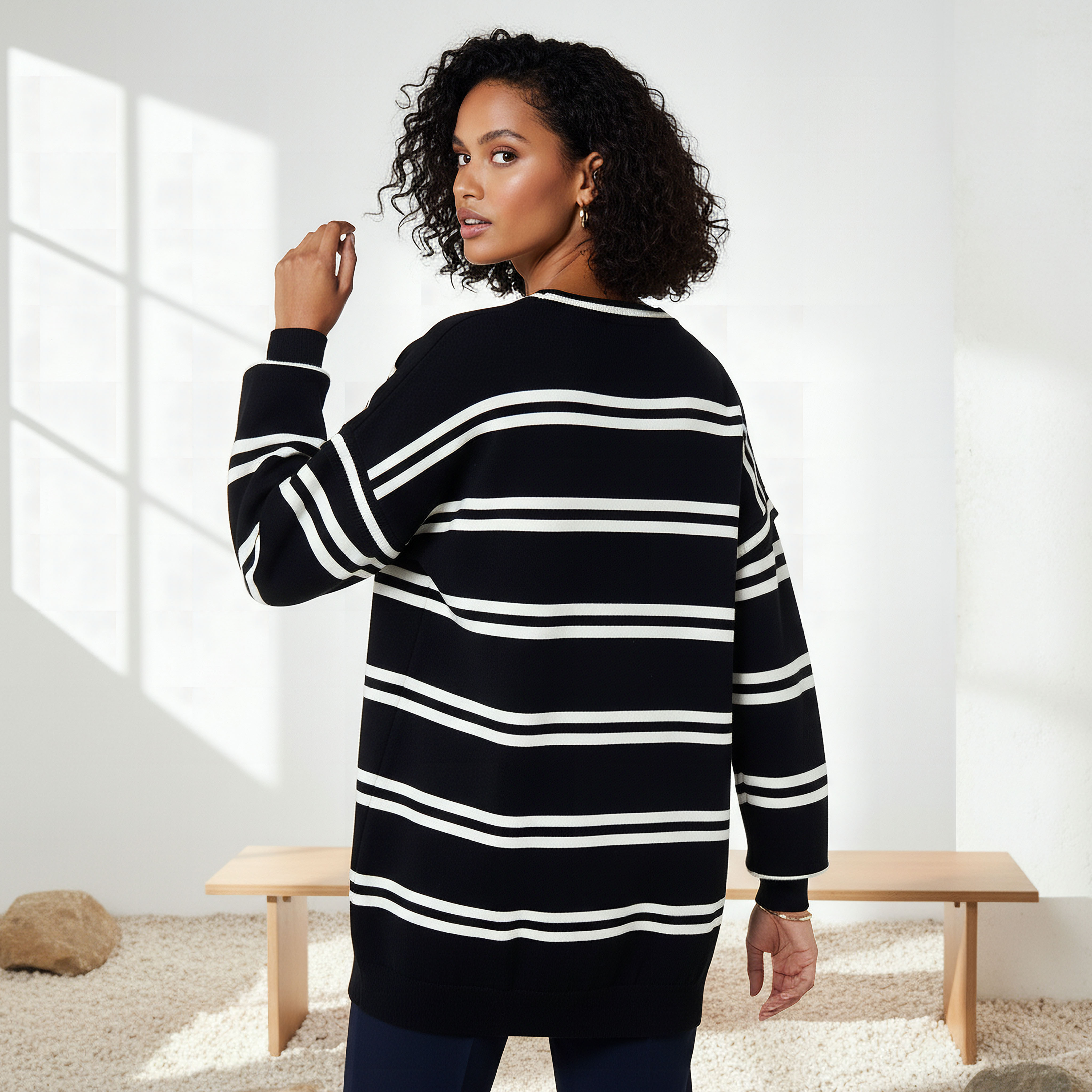 كنزة بياقة مستديرة وبزخارف ميكي ماوس-women-clothing-cardigansandjumpers-jumpers-image-2