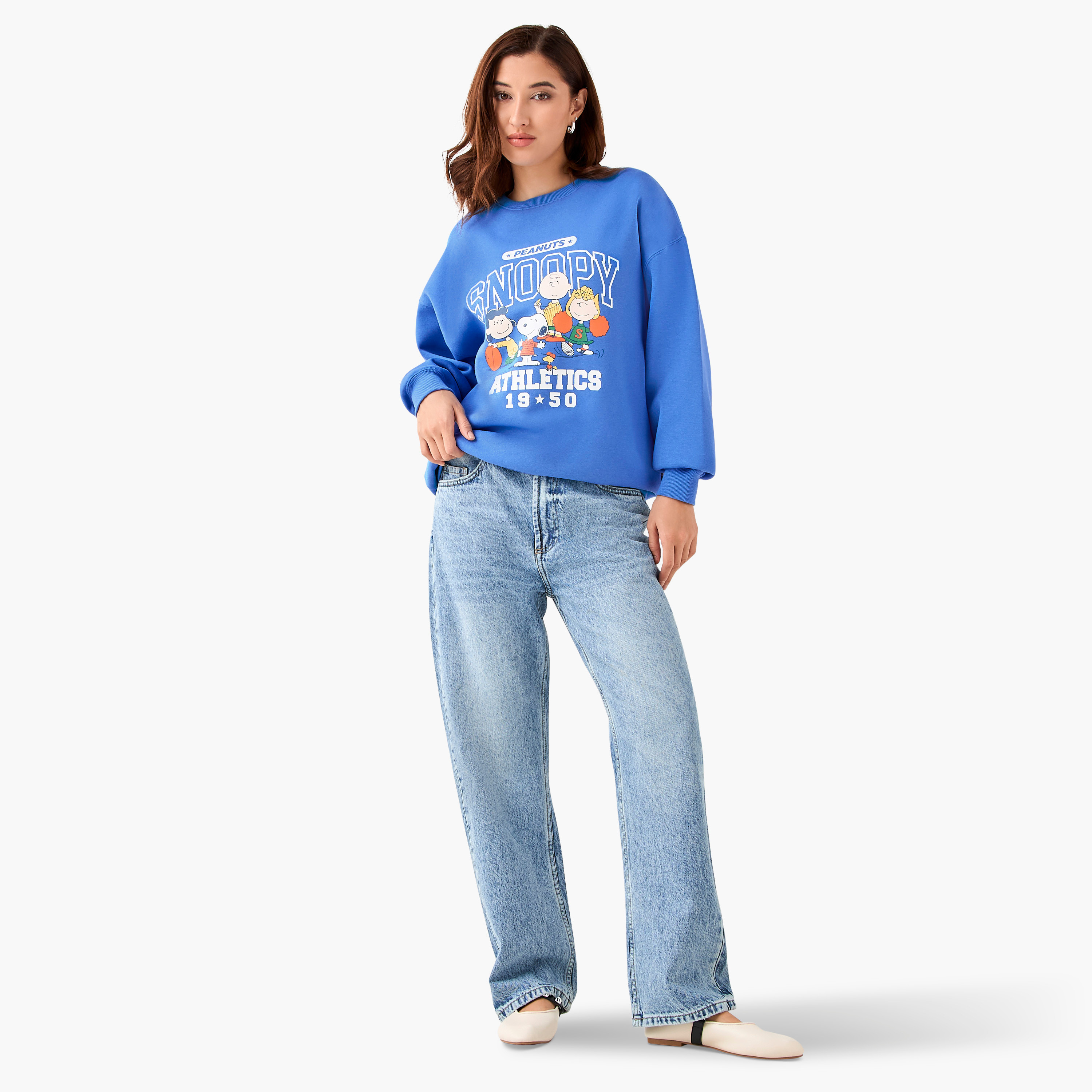 سويت شيرت سنوبي بكتف ساقط-women-clothing-hoodiesandsweatshirts-sweatshirts-image-2