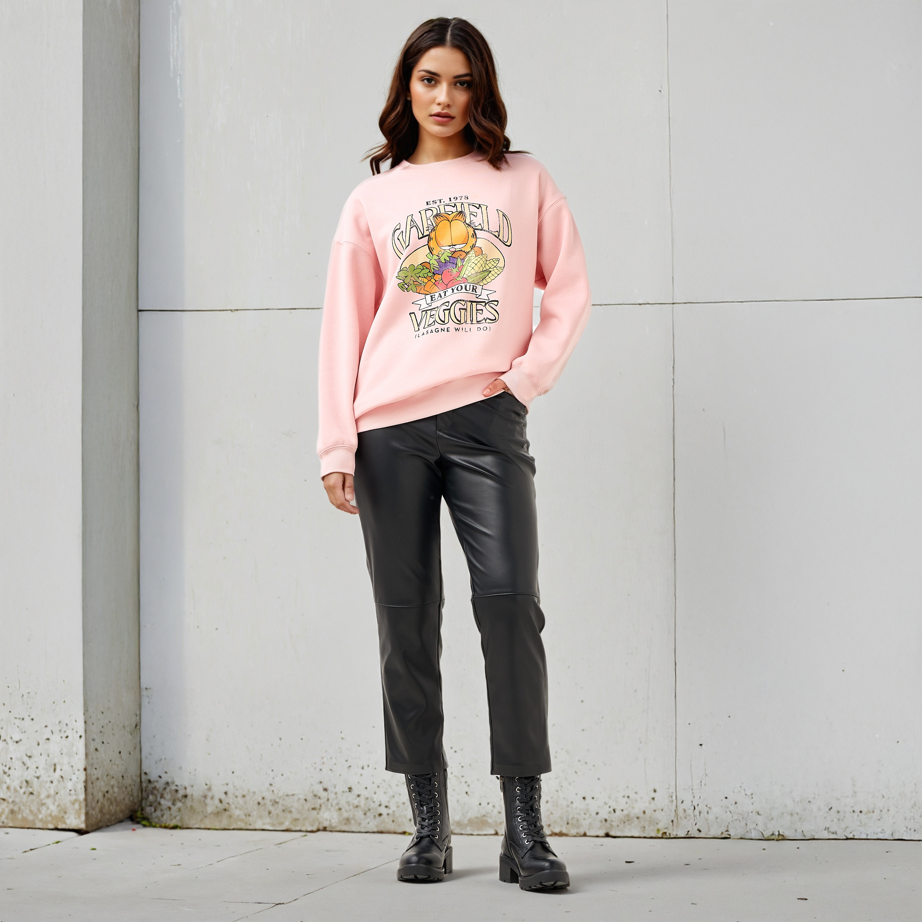 سويت شيرت بياقة ضيقة وطبعات جارفيلد-women-clothing-hoodiesandsweatshirts-sweatshirts-image-2