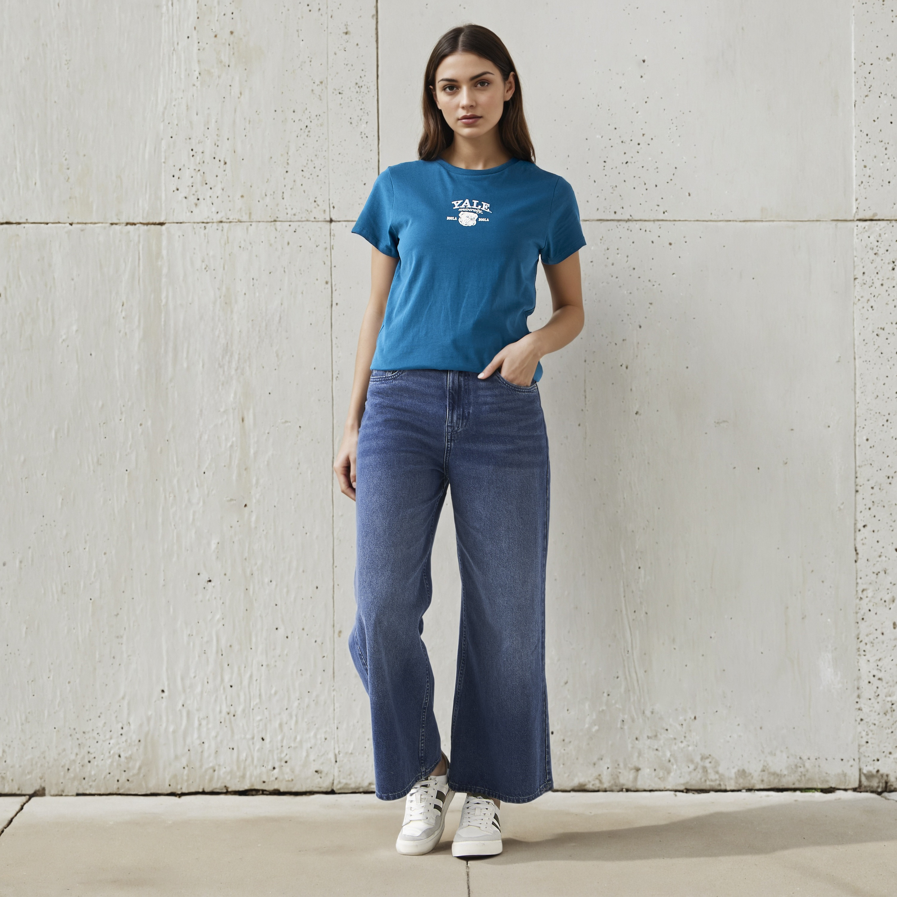 تيشيرت قطني بقصة عادية وطبعات-women-clothing-tshirts-image-2