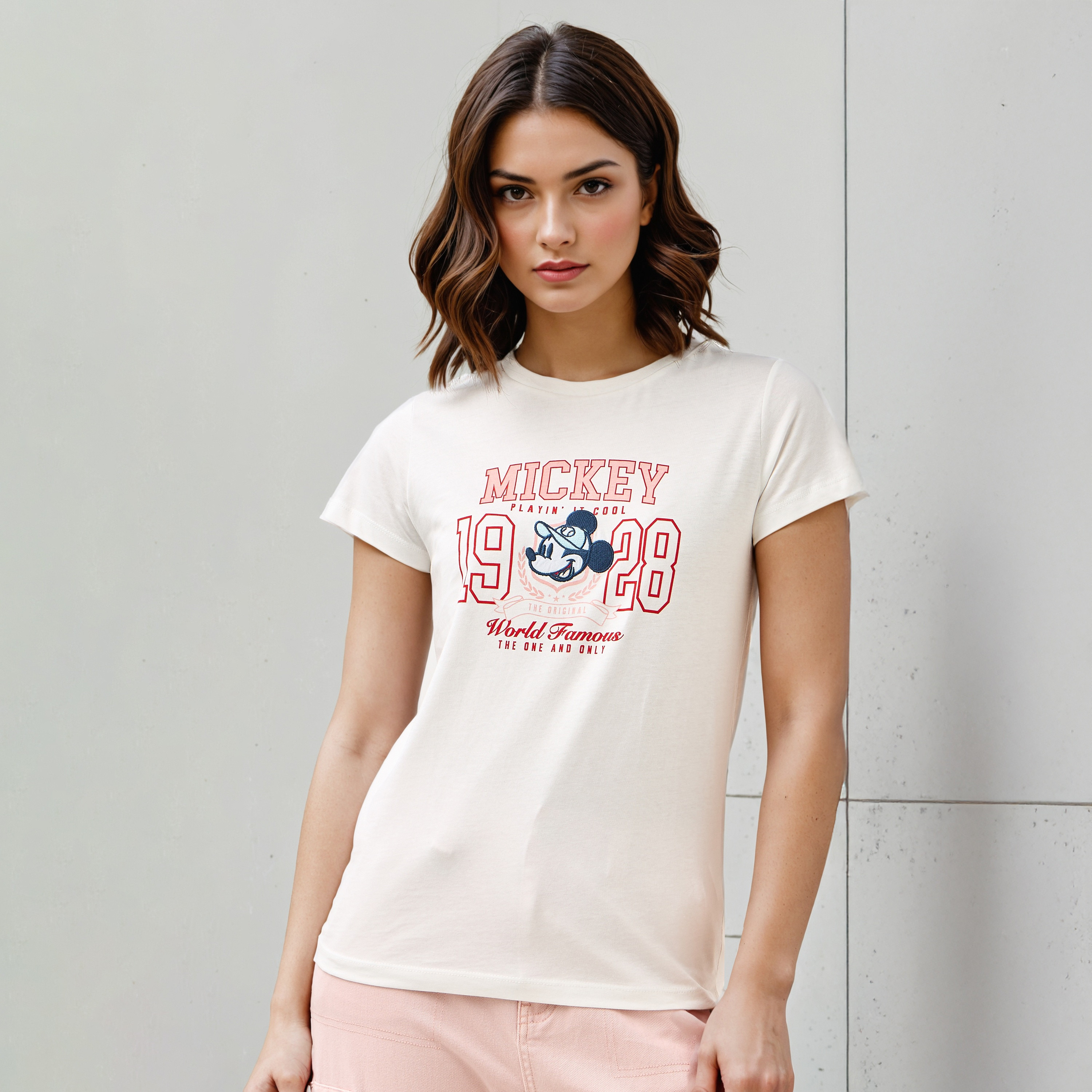 تيشيرت بياقة ضيقة وطبعات ميكي ماوس-women-clothing-tshirts-image-1