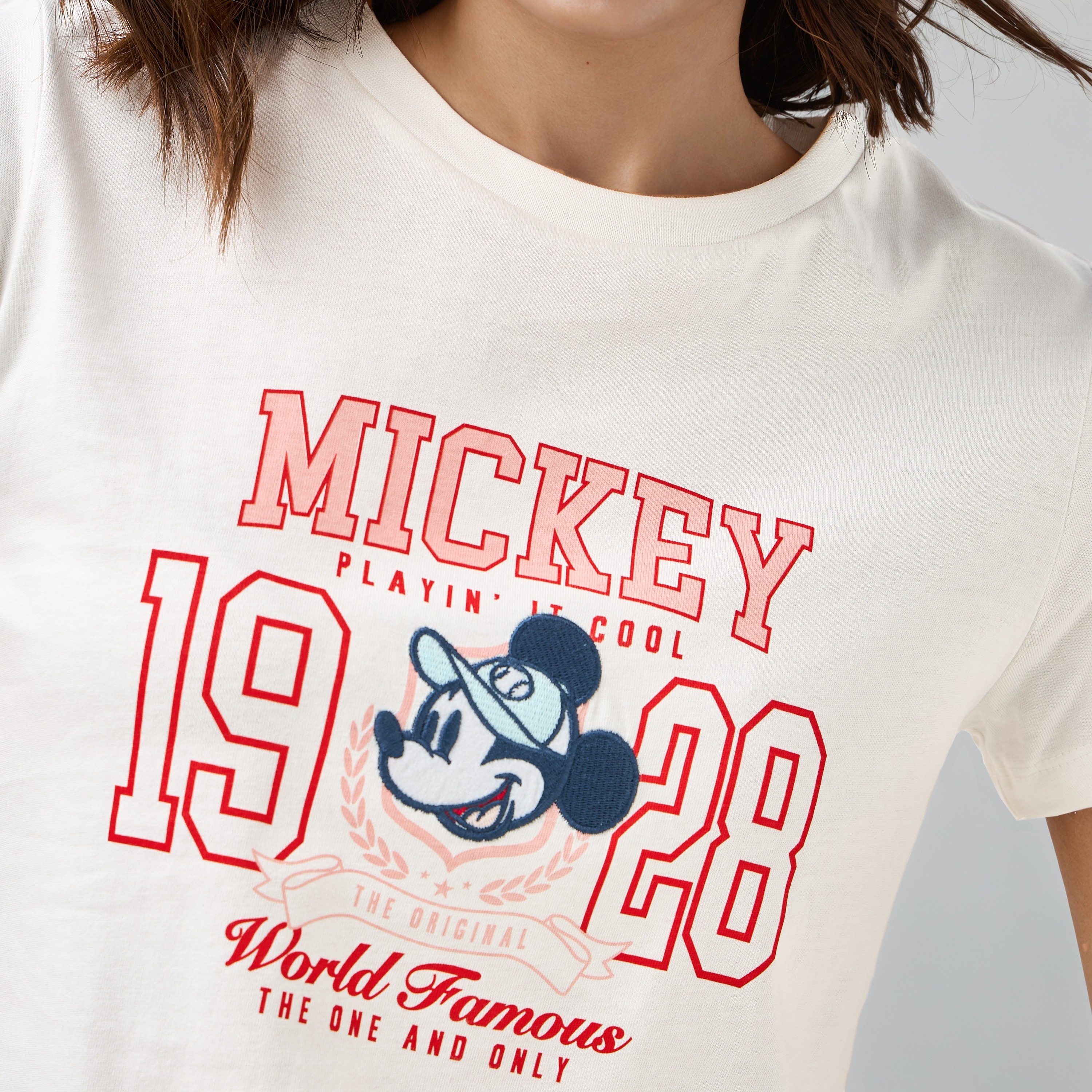 تيشيرت بياقة ضيقة وطبعات ميكي ماوس-women-clothing-tshirts-image-5