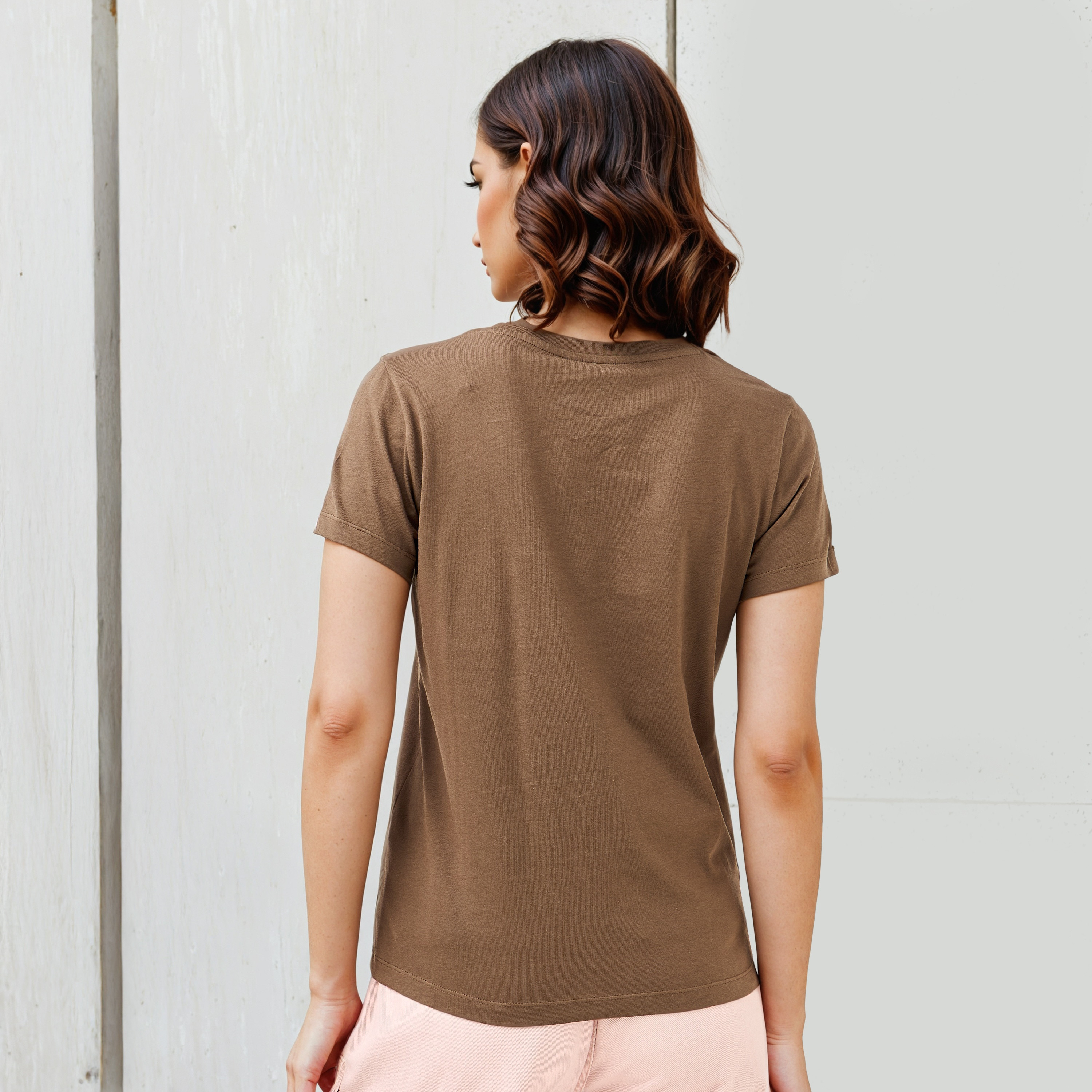 تيشيرت بياقة ضيقة وتطريزات-women-clothing-tshirts-image-3