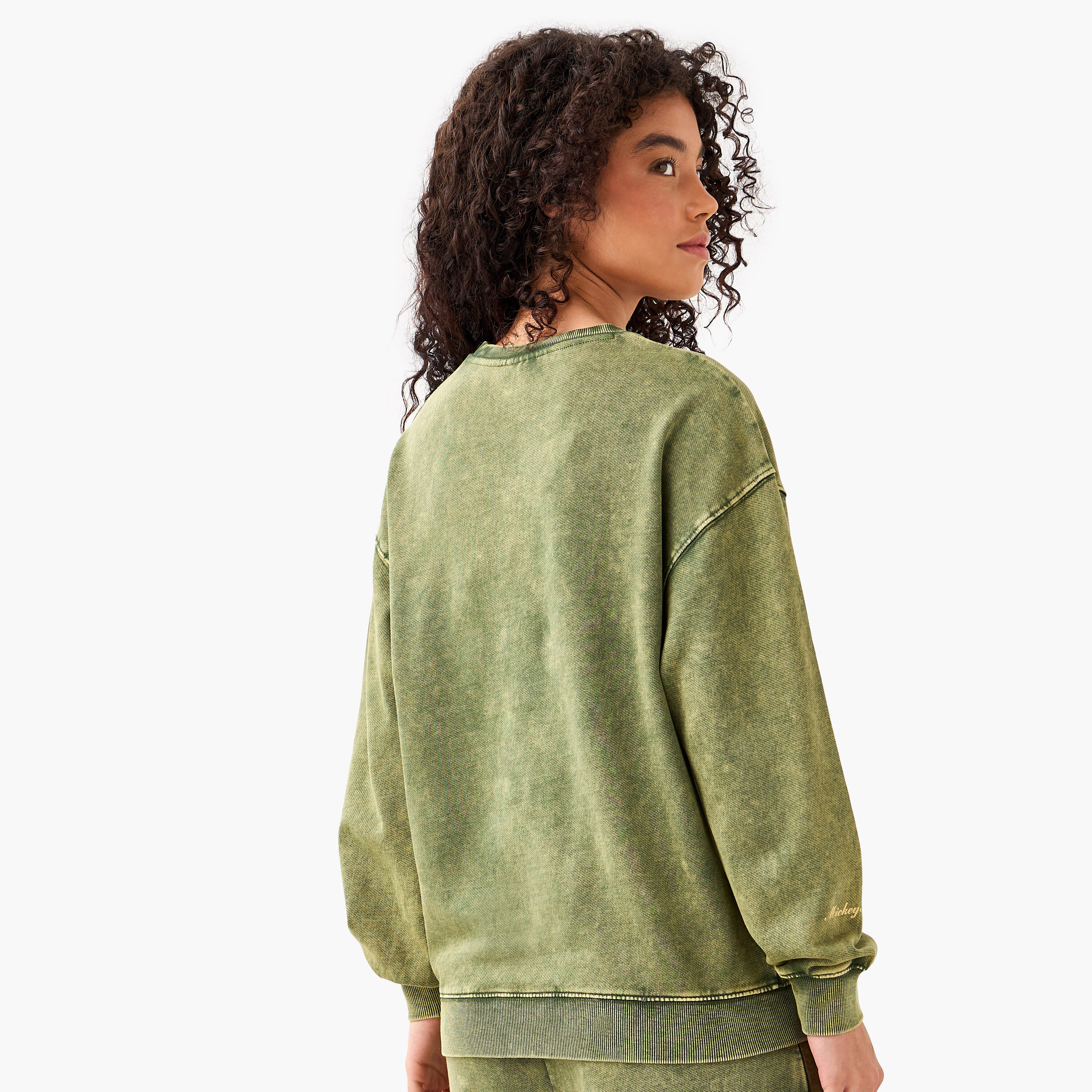 سويت شيرت ميكي ماوس بقصة مريحة-women-clothing-coordsets-image-3