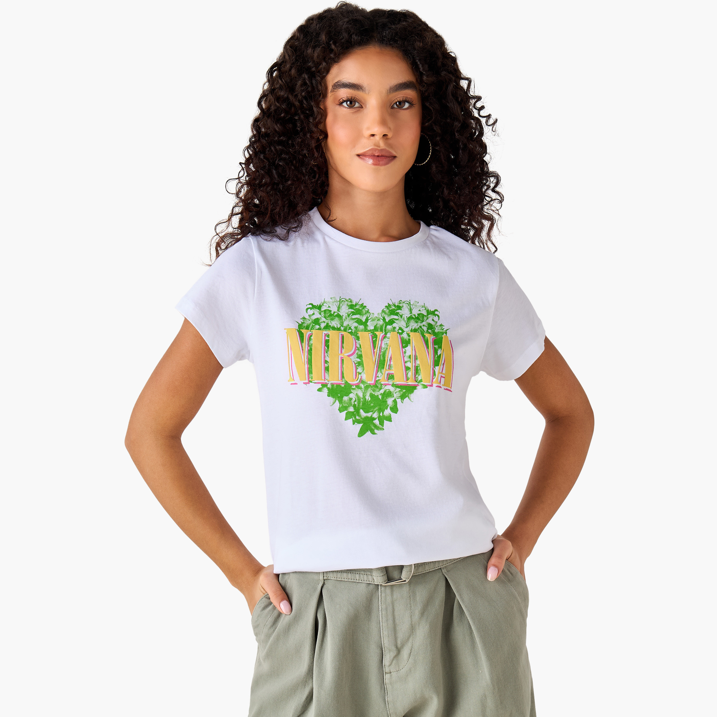 تيشيرت قطن بقصّة عادية وطبعات نيرفانا-women-clothing-tshirts-image-2
