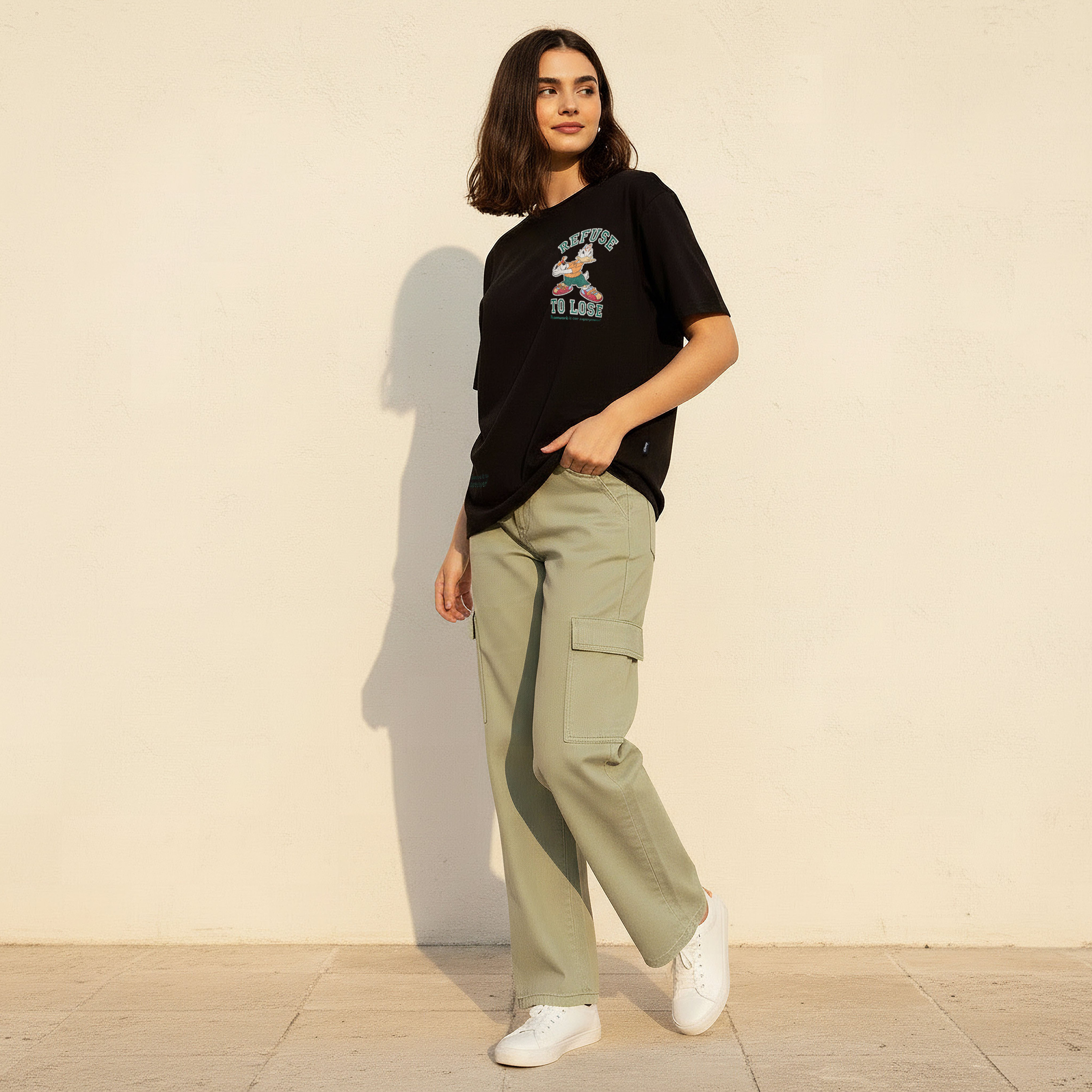 تيشيرت بطبعات دونالد داك-women-clothing-tshirts-image-3