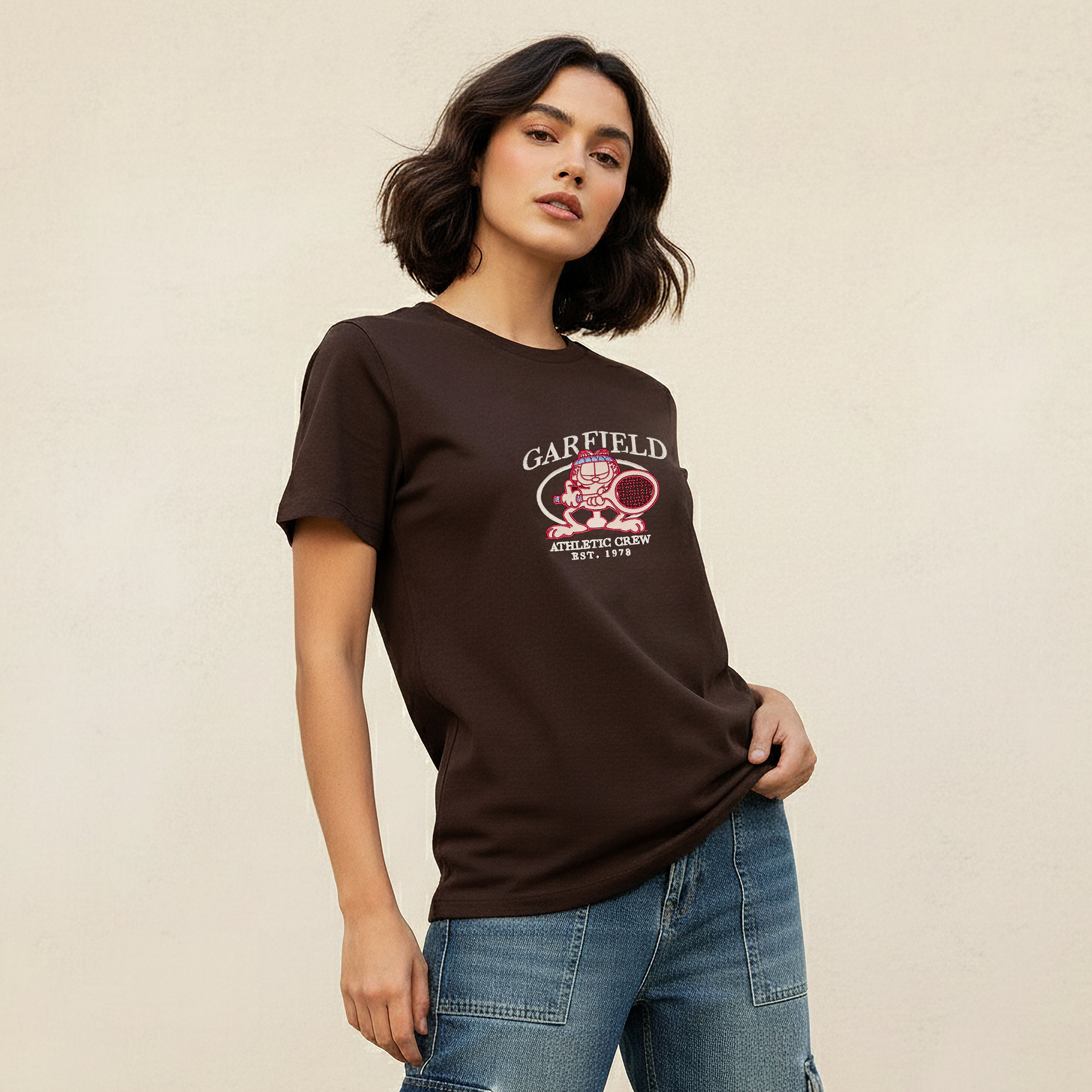 تيشيرت قطن بتزيينات جارفيلد-women-clothing-tshirts-image-5