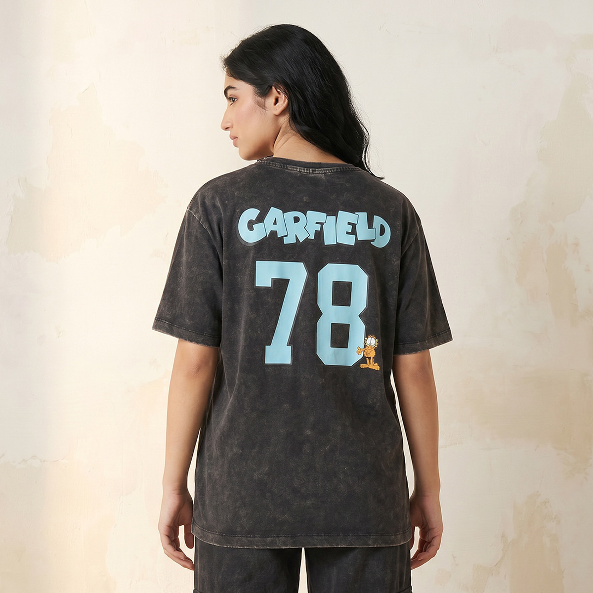 تيشيرت قطن بتطريز جارفيلد-women-clothing-tshirts-image-4