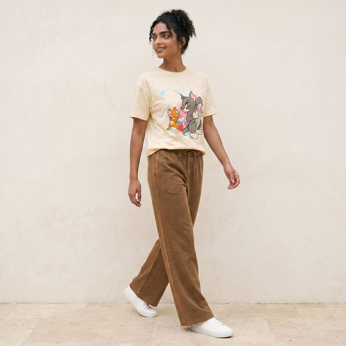 Tom and Jerry Oversized T-shirt with Crew Neck-women-clothing-tshirts-image-3