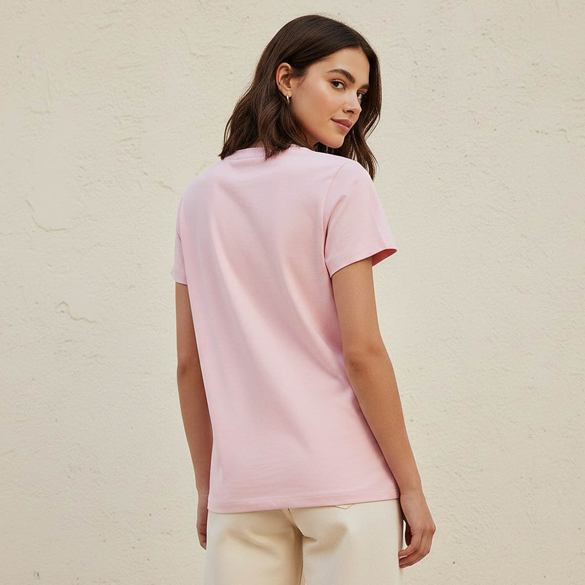 تيشيرت قطن بقصة عادية وطبعات كامبريدج-women-clothing-tshirts-image-4