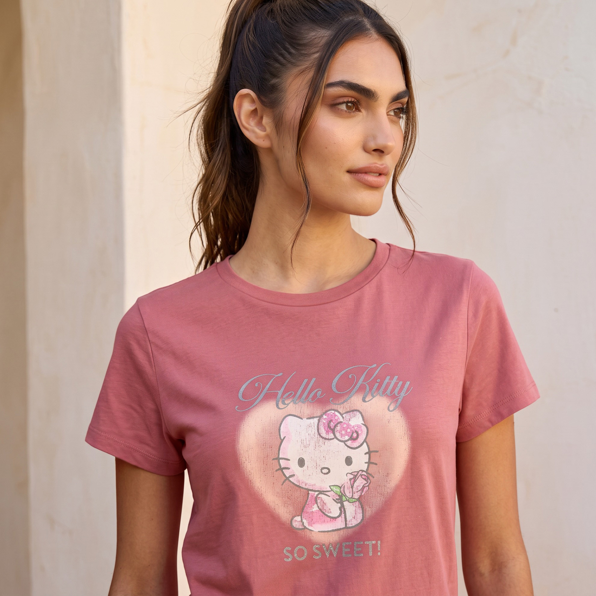 تيشيرت قطن بياقة ضيقة وطبعات هيلو كيتي-women-clothing-tshirts-image-1