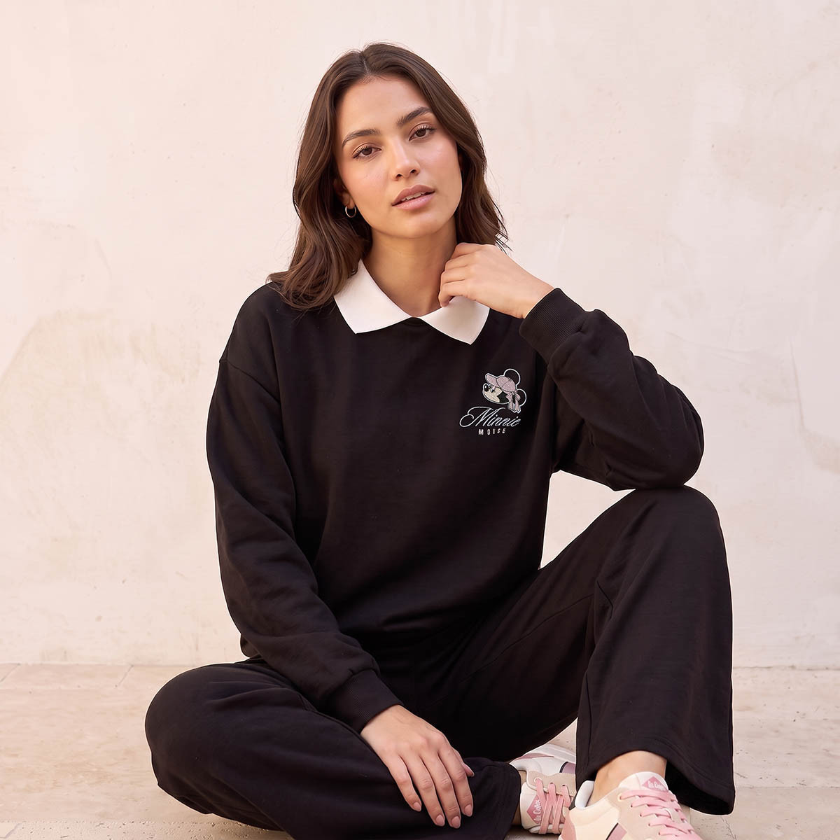 سويت شيرت بياقة عادية وطبعات ميني ماوس-women-clothing-hoodiesandsweatshirts-sweatshirts-image-4
