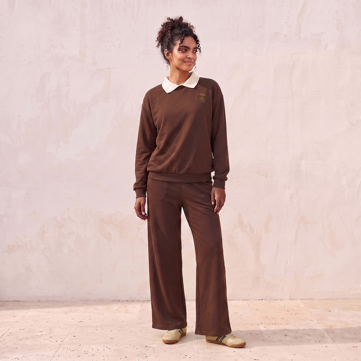 سويت شيرت بياقة عادية وطبعات باريس سان جيرمان-women-clothing-hoodiesandsweatshirts-sweatshirts-image-2