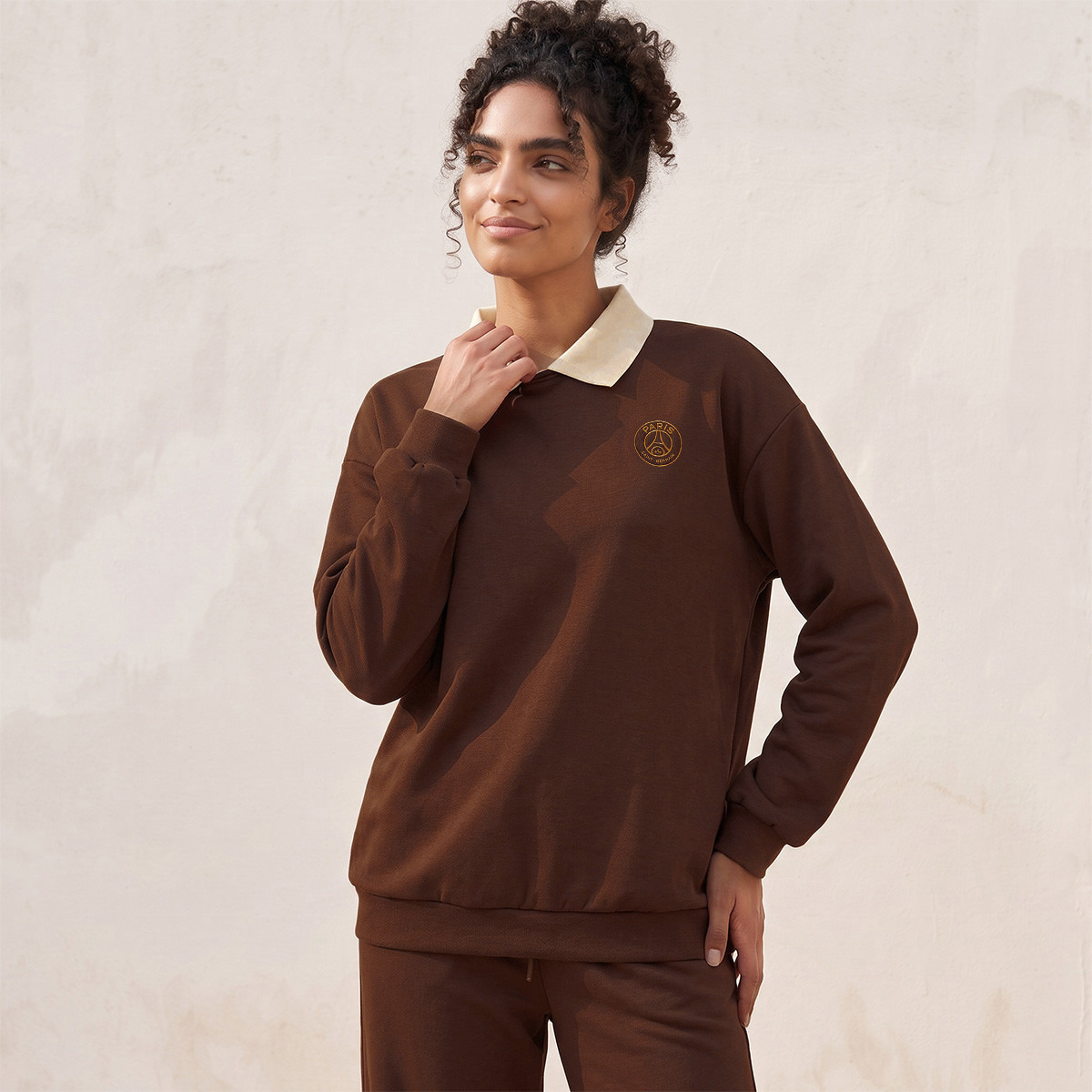 سويت شيرت بياقة عادية وطبعات باريس سان جيرمان-women-clothing-hoodiesandsweatshirts-sweatshirts-image-4