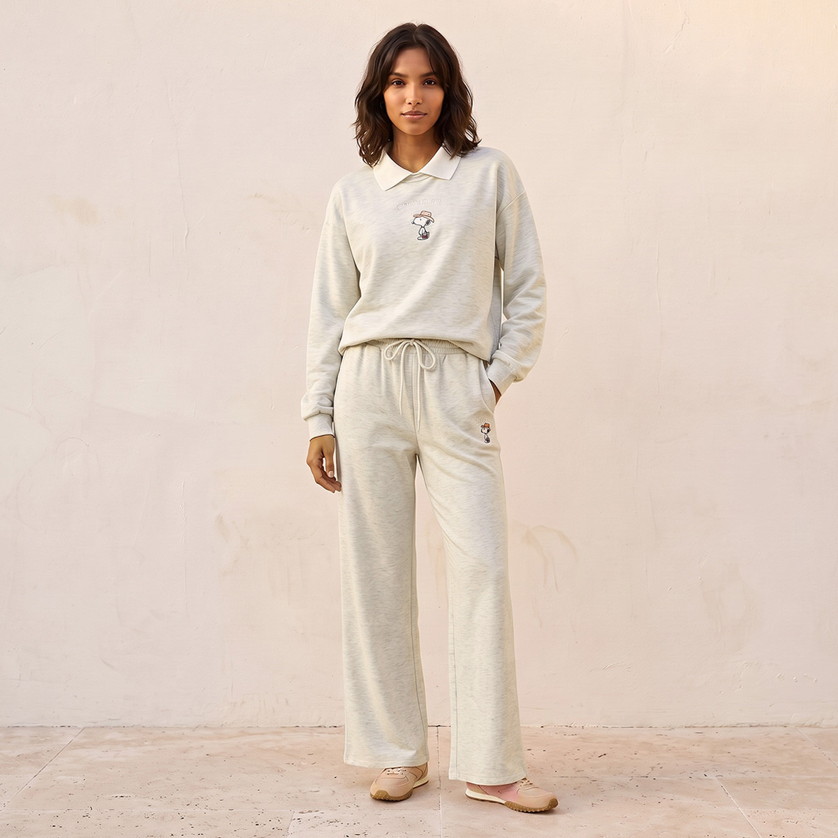 سويت شيرت بياقة عادية وطبعات سنوبي-women-clothing-hoodiesandsweatshirts-sweatshirts-image-2