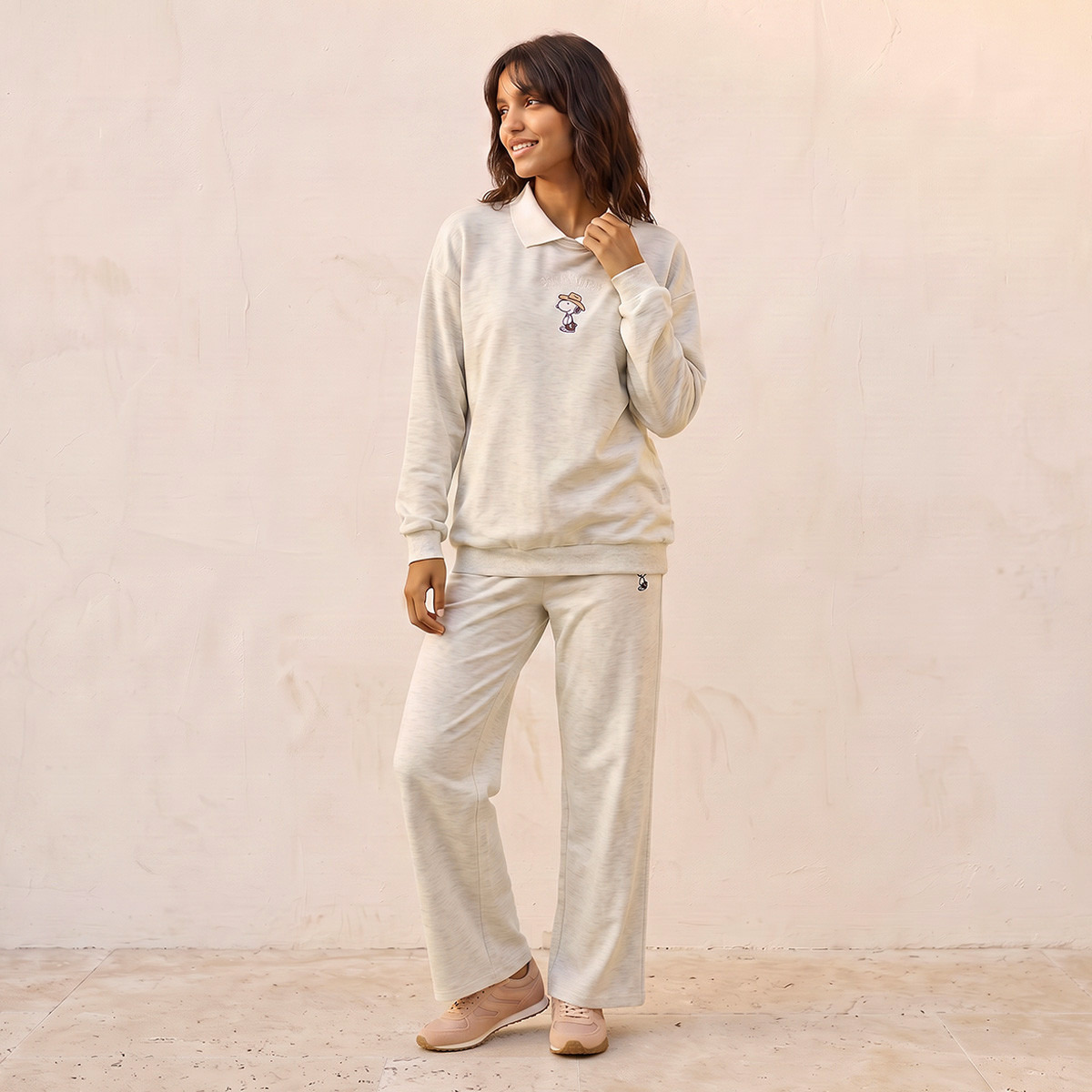 سويت شيرت بياقة عادية وطبعات سنوبي-women-clothing-hoodiesandsweatshirts-sweatshirts-image-4
