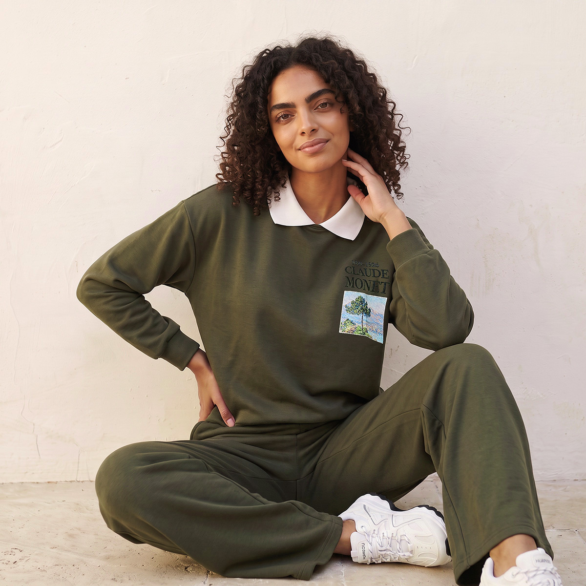 سويت شيرت بياقة عادية وطبعات كلود مونيه-women-clothing-hoodiesandsweatshirts-sweatshirts-image-4