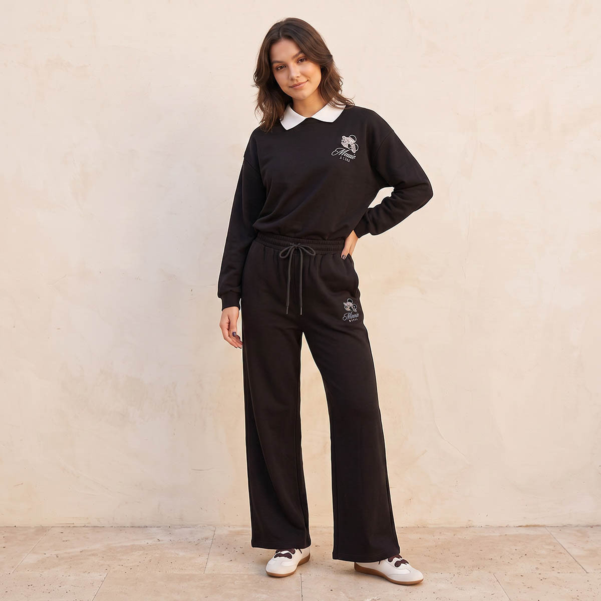 بنطلون رياضي كارجو بخصر متوسط الارتفاع وتطريز ميني ماوس-women-clothing-joggers-image-2