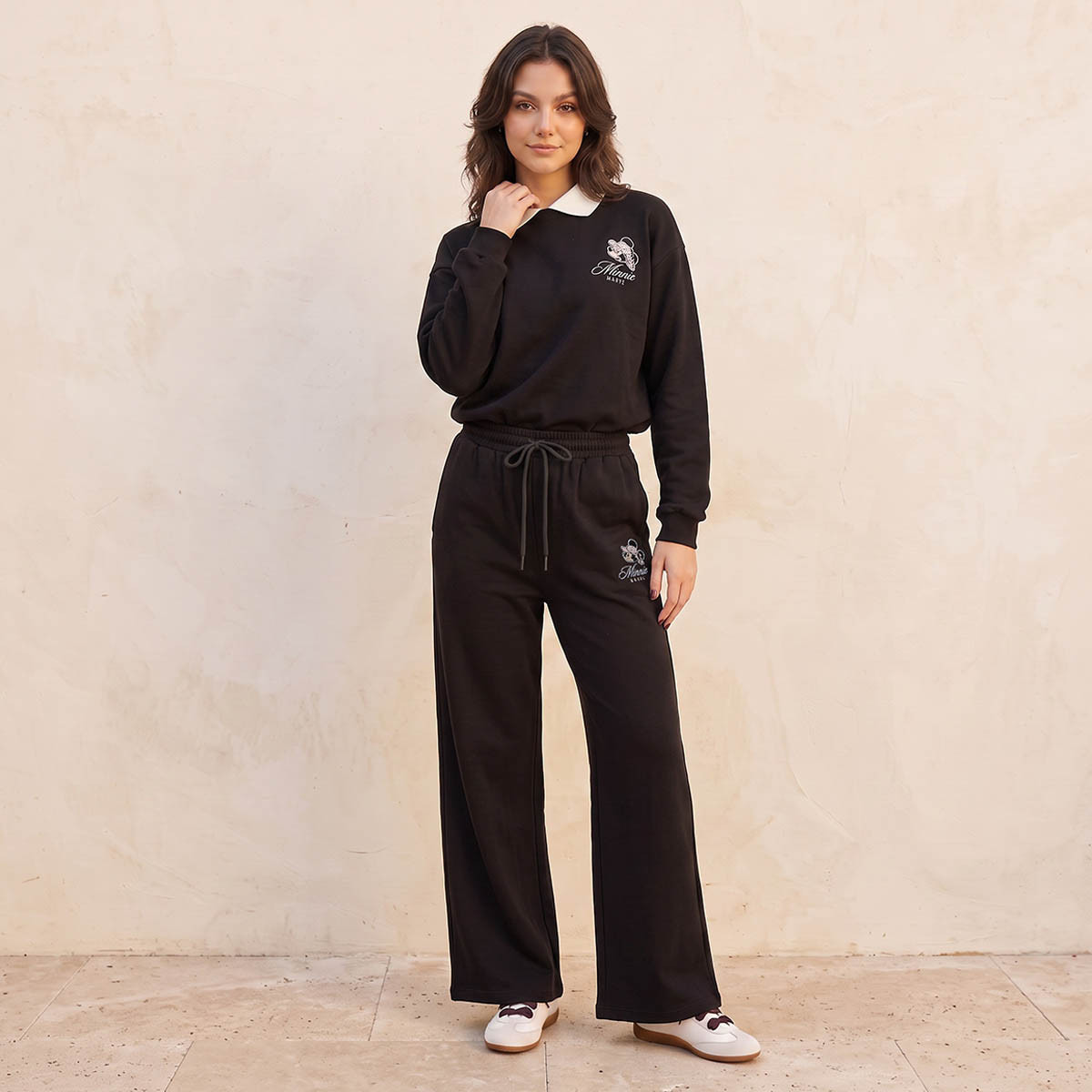 بنطلون رياضي كارجو بخصر متوسط الارتفاع وتطريز ميني ماوس-women-clothing-joggers-image-4