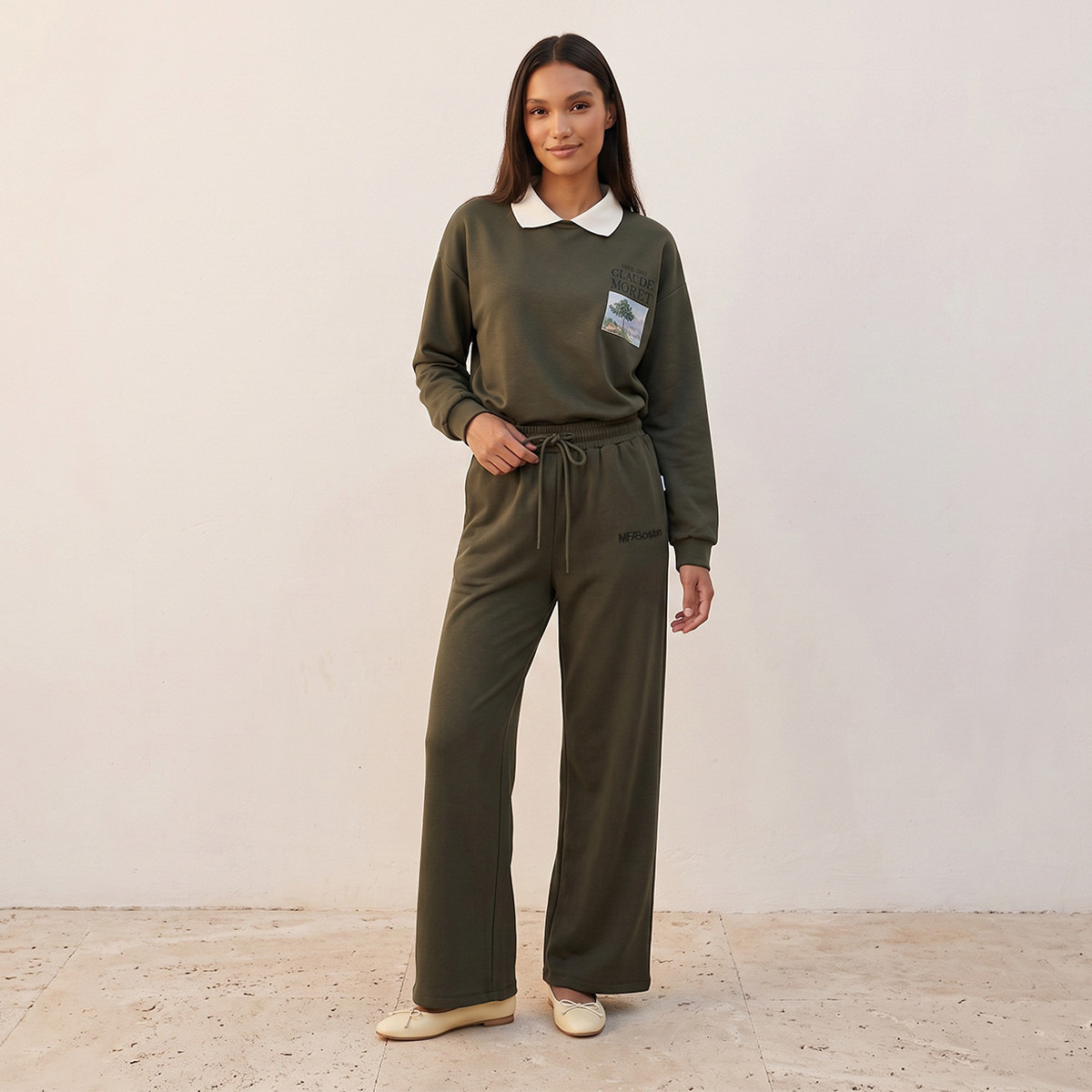 بنطلون رياضي كارجو بخصر متوسط الارتفاع وتطريز إم إف إيه بوسطن-women-clothing-joggers-image-3