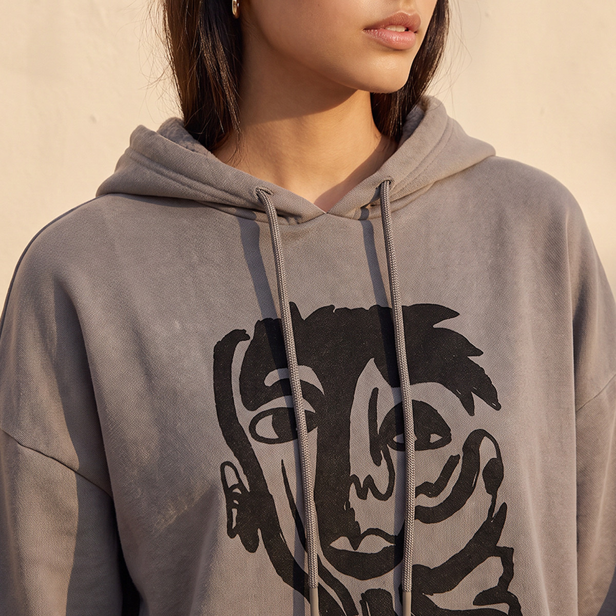 Giovanna Gil Alves Hoodie with Graphic Print-women-clothing-hoodiesandsweatshirts-hoodies-image-4