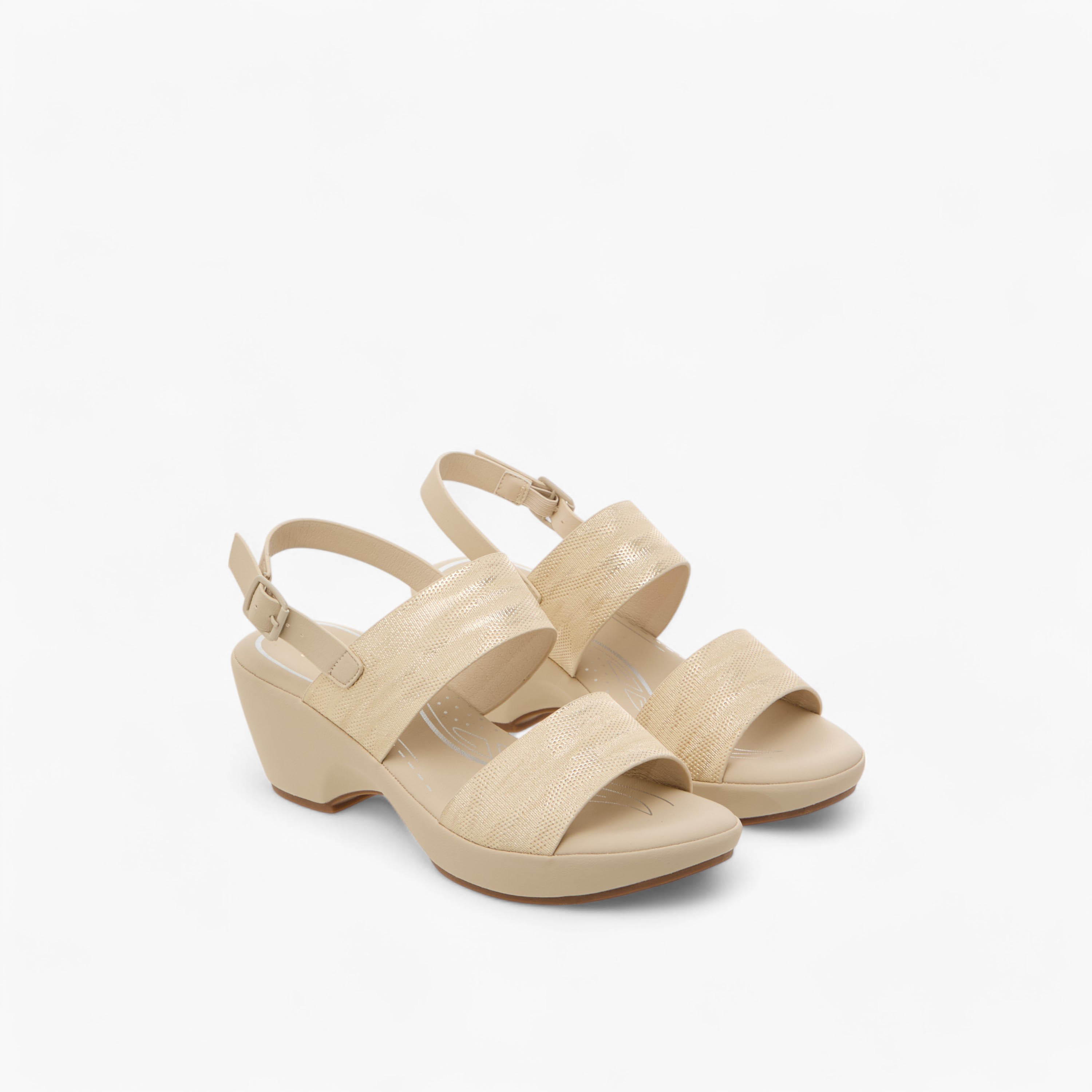 صندل مريح بارز الملمس بكعب سميك وإبزيم إغلاق من فلورا بيلا-women-shoes-sandals-heeled-image-3
