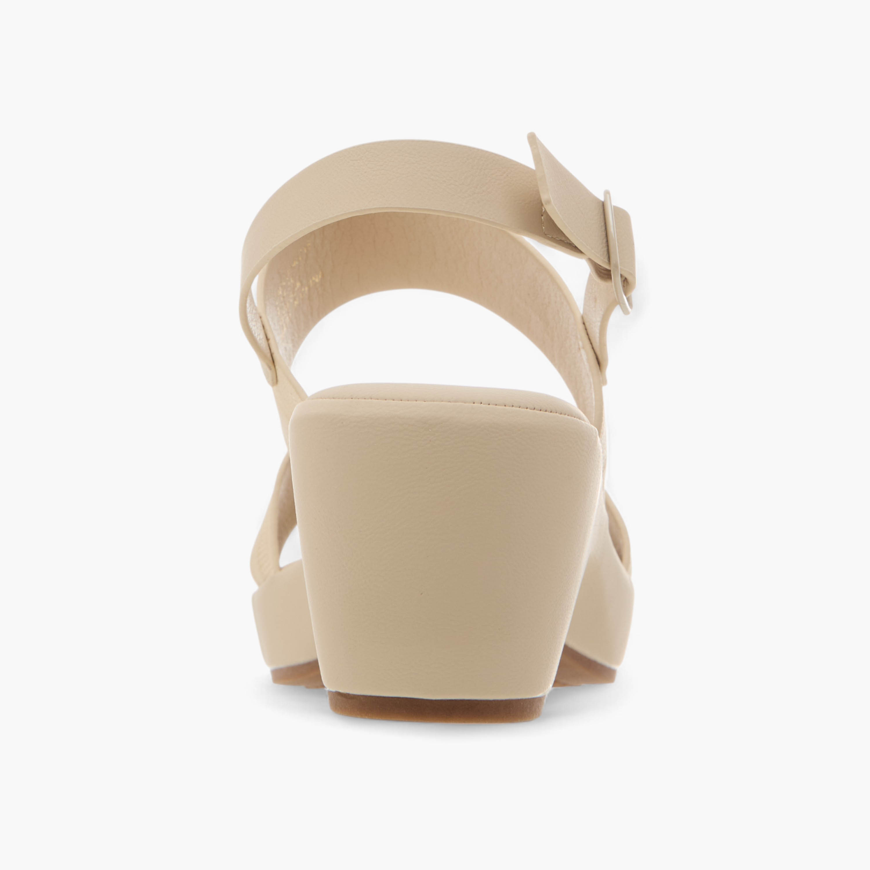 صندل مريح بارز الملمس بكعب سميك وإبزيم إغلاق من فلورا بيلا-women-shoes-sandals-heeled-image-1