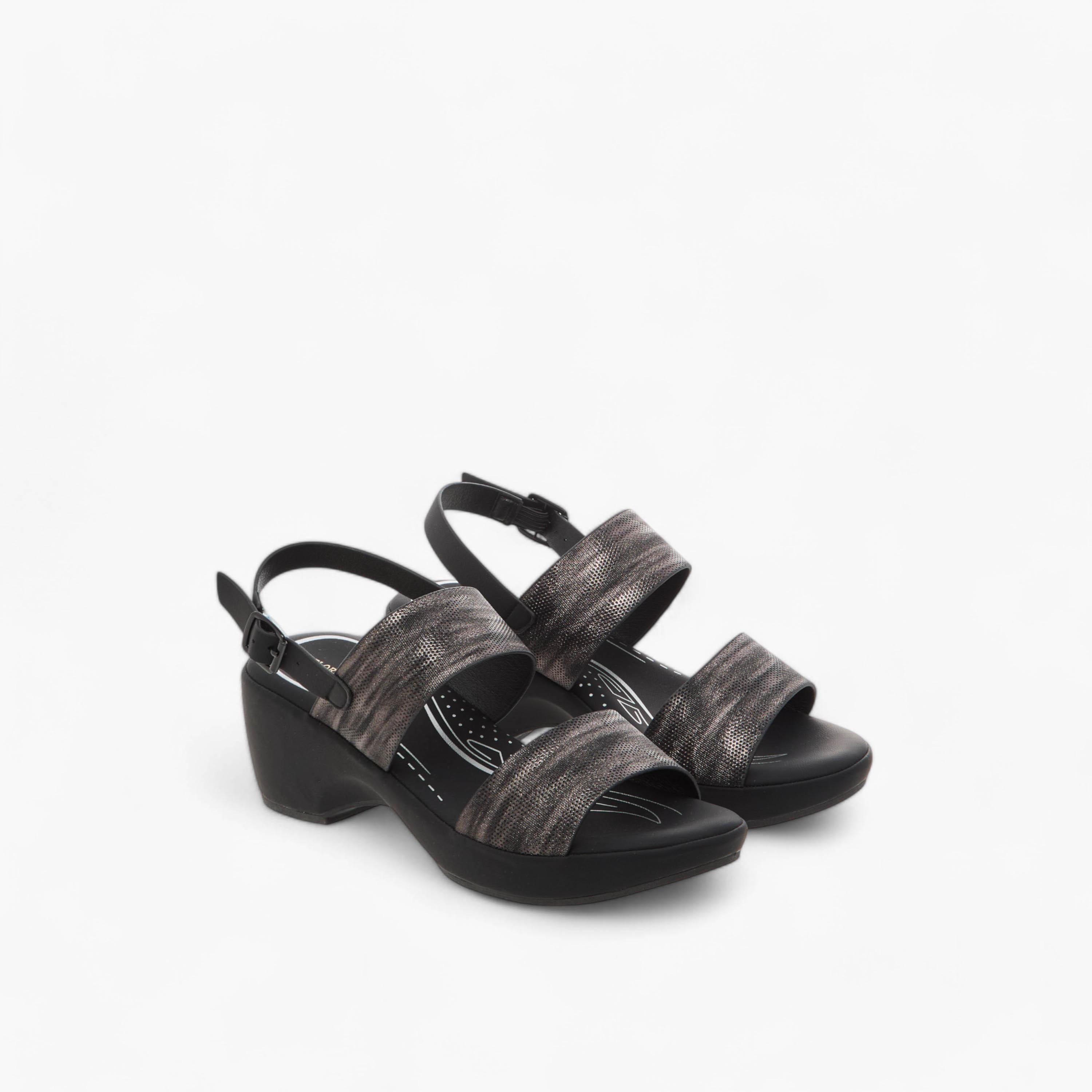 صندل مريح بارز الملمس بكعب سميك وإبزيم إغلاق من فلورا بيلا-women-shoes-sandals-heeled-image-8