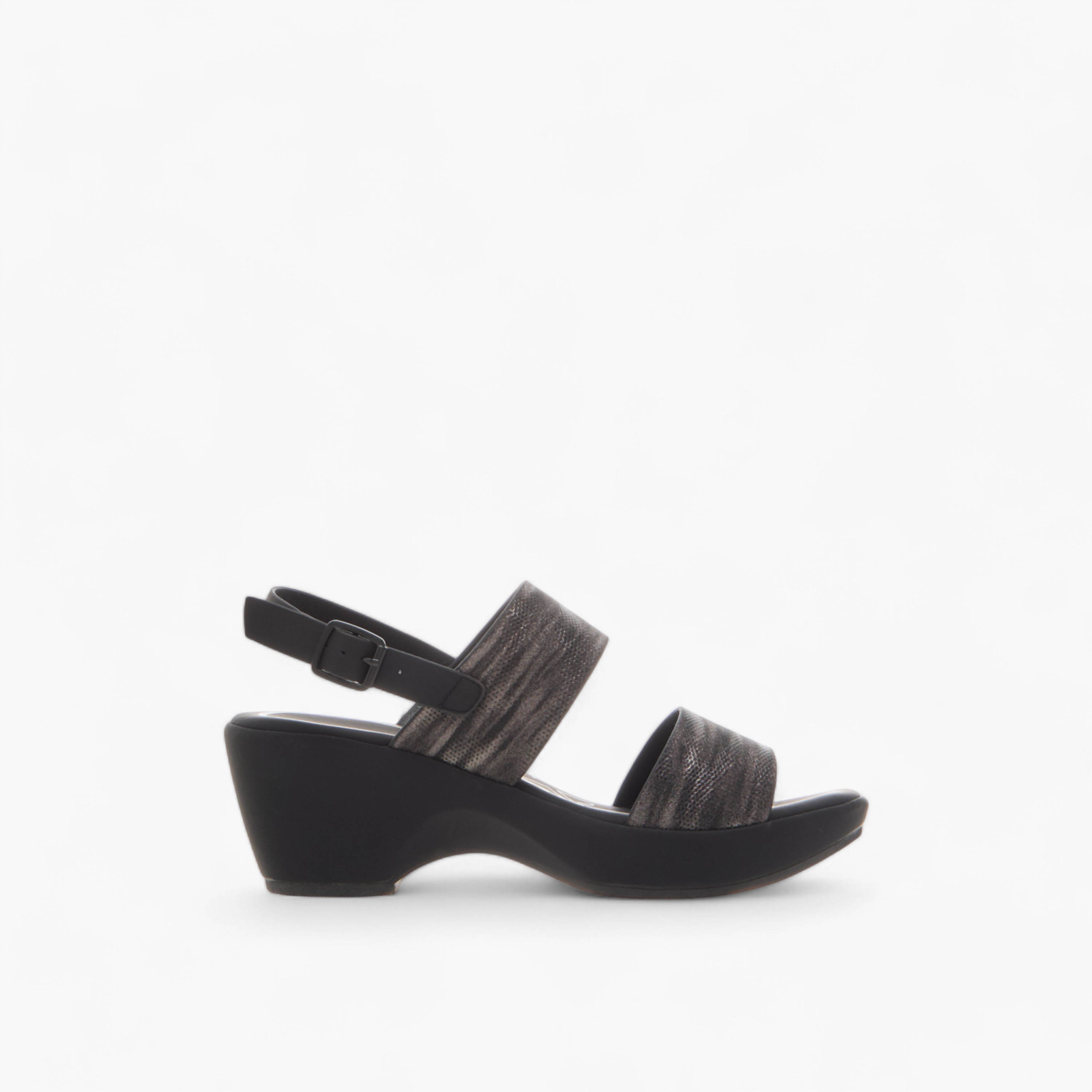 صندل مريح بارز الملمس بكعب سميك وإبزيم إغلاق من فلورا بيلا-women-shoes-sandals-heeled-image-2