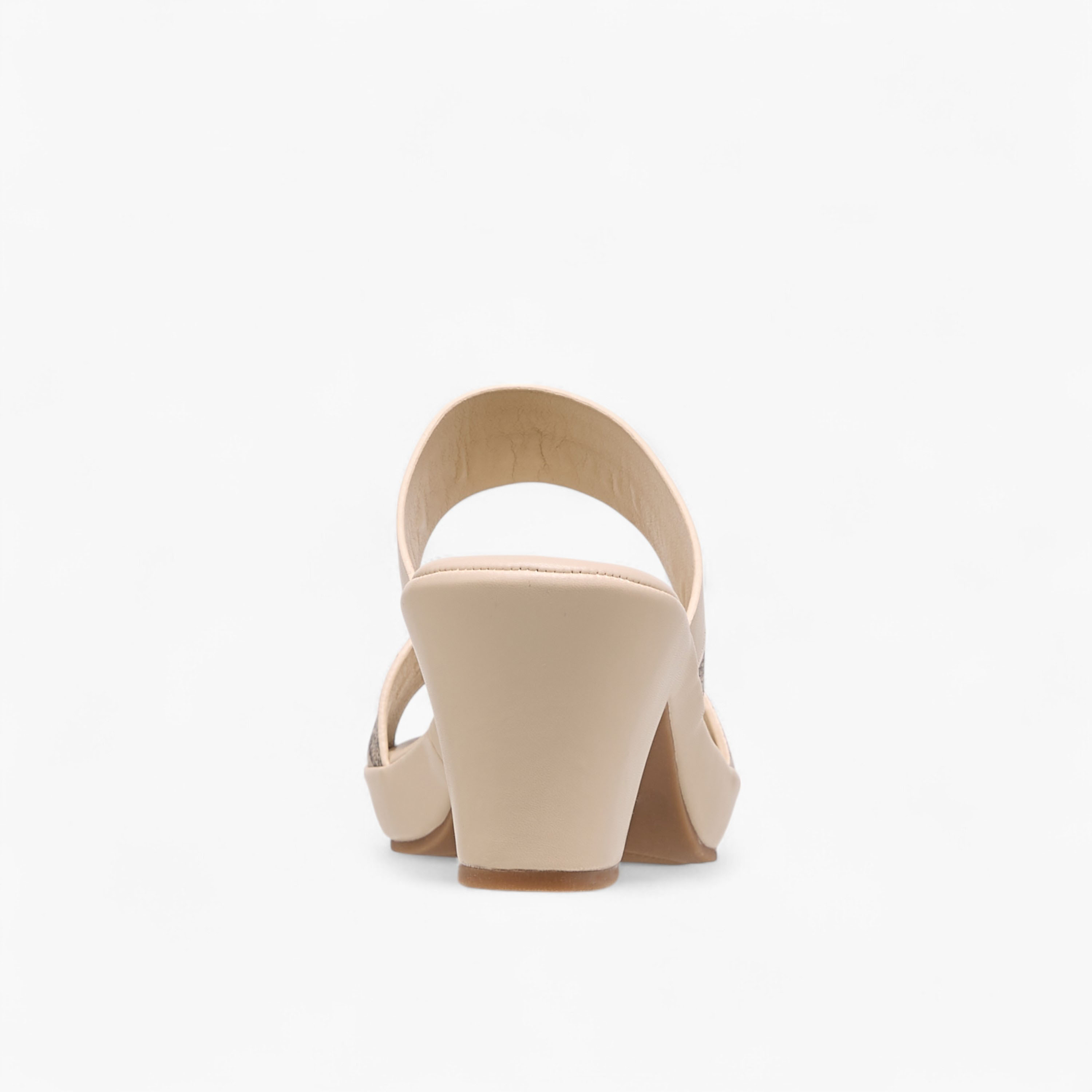 صندل سهل الارتداء بكعب عريض بارز الملمس من فلورا بيلا-women-shoes-sandals-heeled-image-1