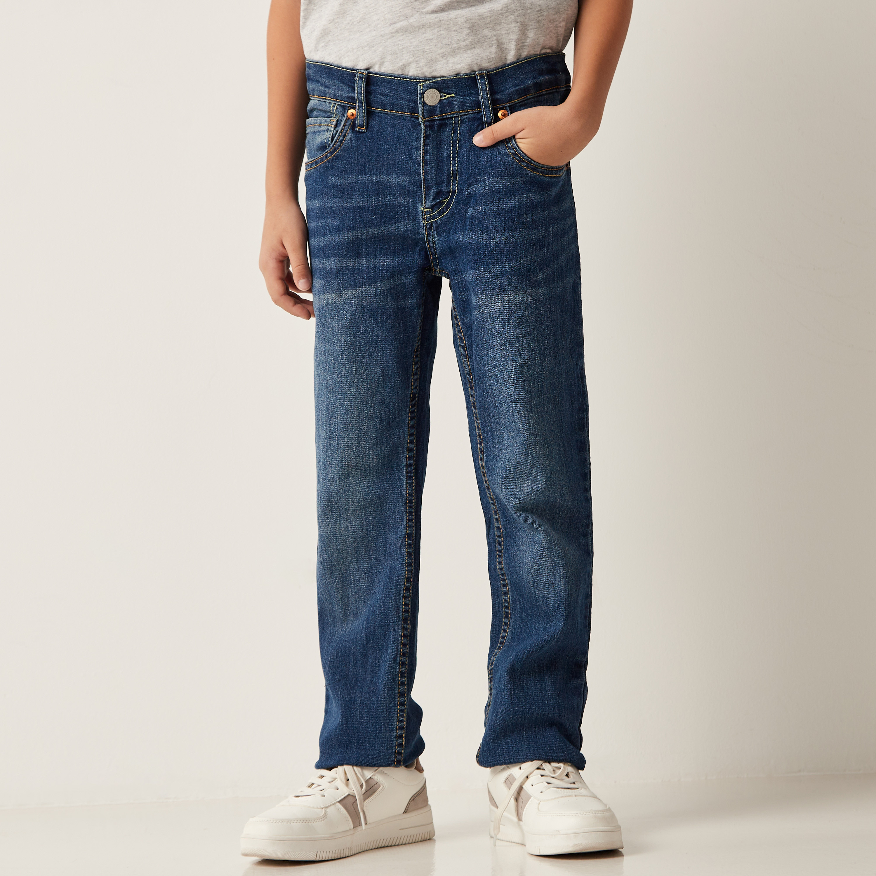 Levi's Solid Mid-Rise Jeans with Waistband and Pockets-boys-clothing-bottoms-jeans-image-1