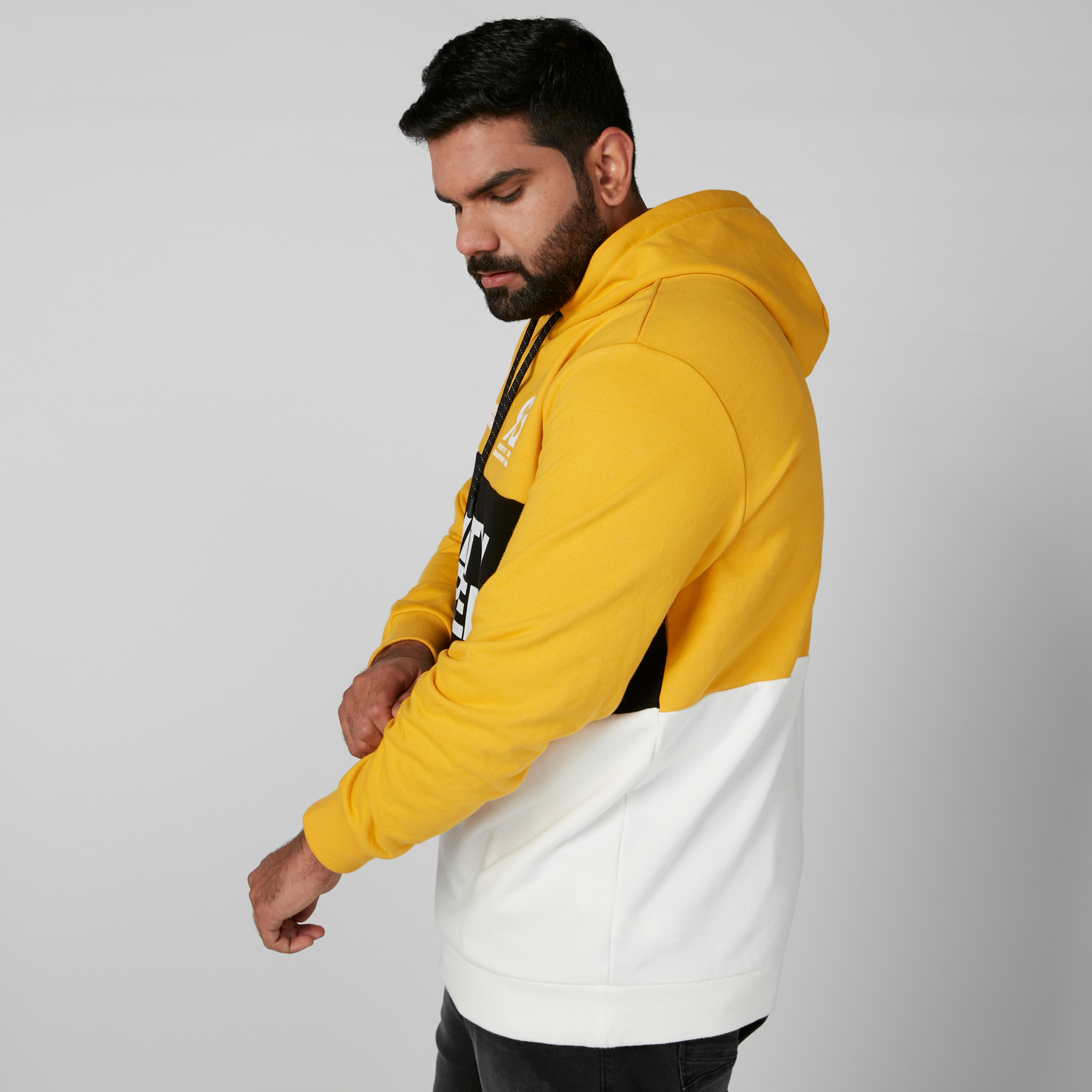 هودي بأكمام طويلة وطبعات-men-winterwear-hoodiesandsweatshirts-image-4