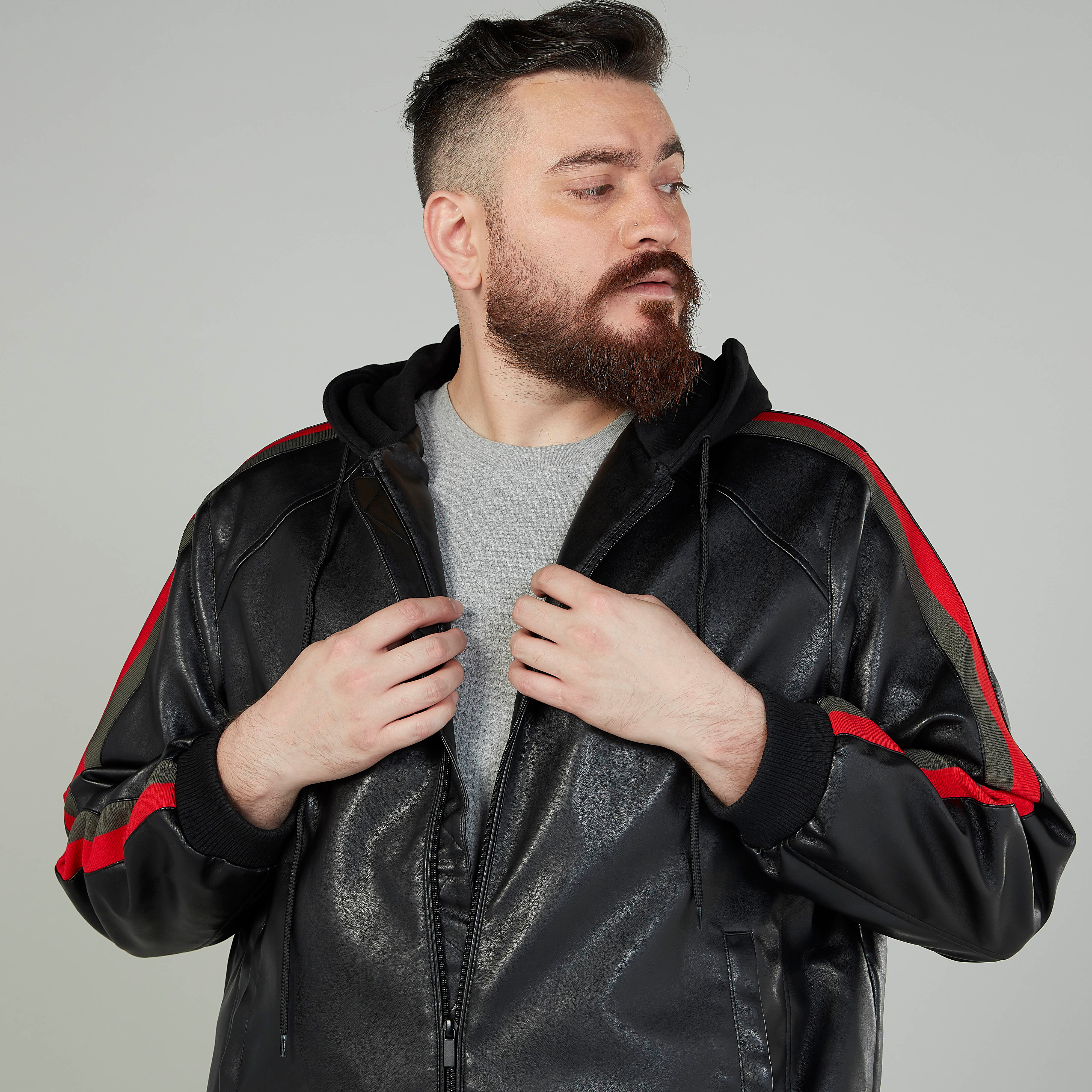 جاكيت جلد سادة بقبّعة وأكمام طويلة-men-clothing-jacketsandblazers-jackets-image-3