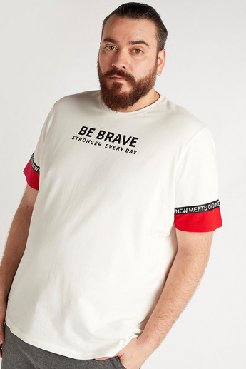 Sustainable Slogan Print T-shirt with Short Sleeves and Crew Neck
