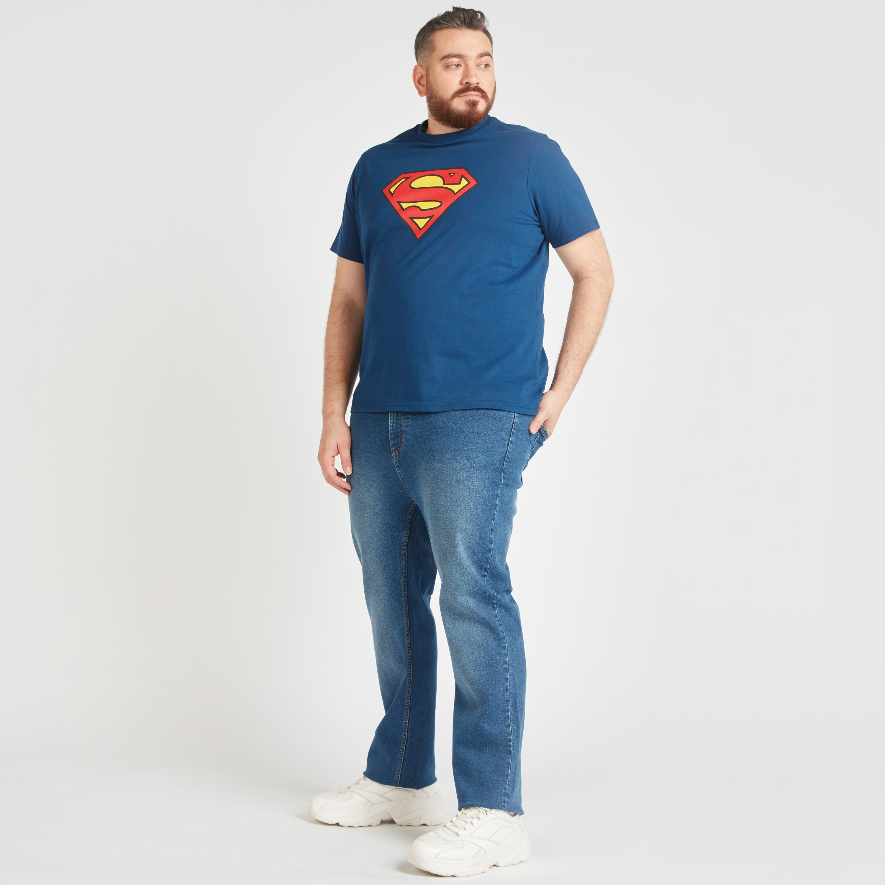 تيشيرت بطبعات سوبرمان وأكمام قصيرة وياقة ضيقة-men-clothing-tshirtsandpolos-tshirts-image-2