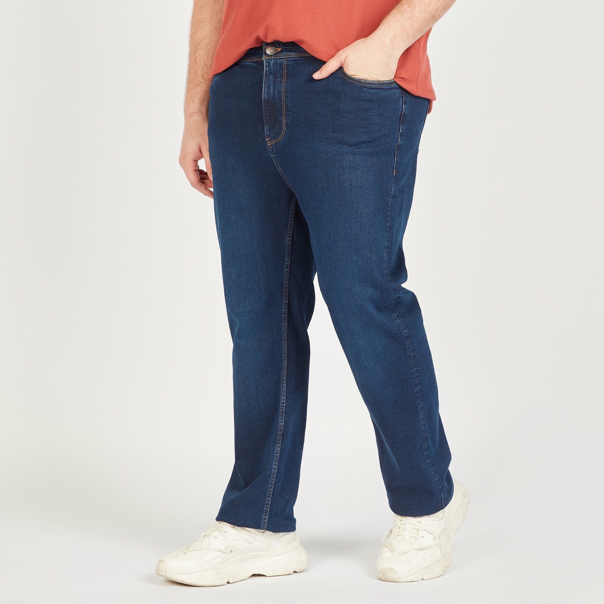 بنطلون جينز دنيم سادة بزر إغلاق وجيوب وخصر متوسط الارتفاع-men-clothing-bottoms-jeans-image-5