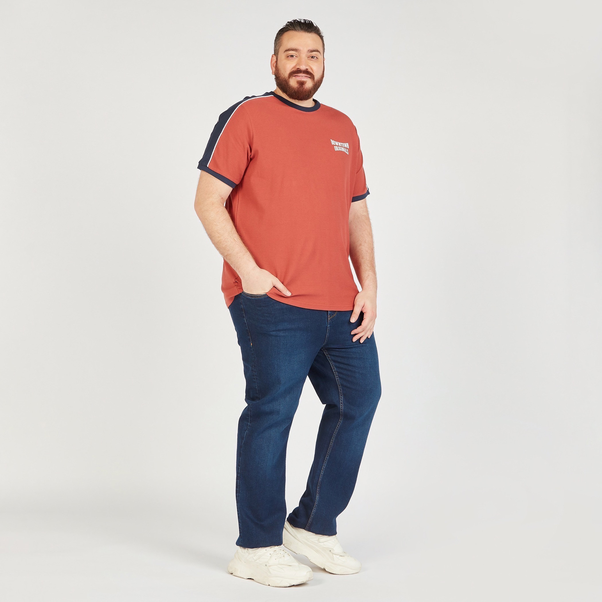 بنطلون جينز دنيم سادة بزر إغلاق وجيوب وخصر متوسط الارتفاع-men-clothing-bottoms-jeans-image-6