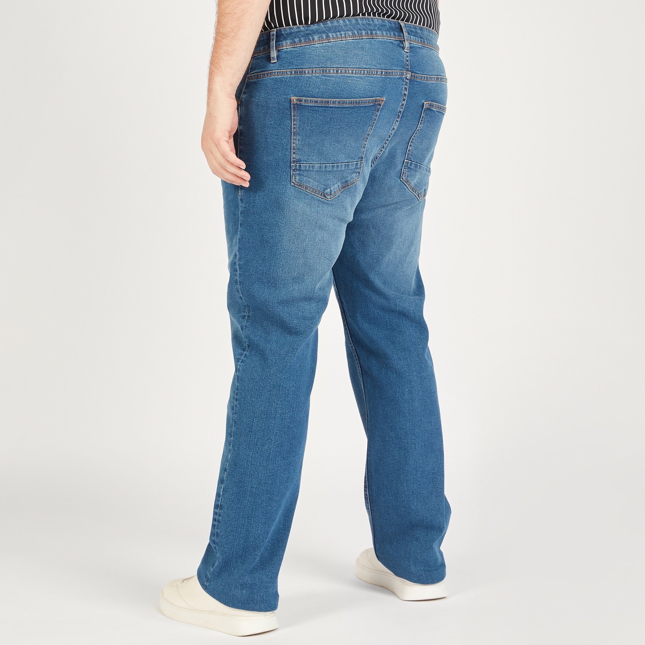 بنطلون جينز دنيم سادة بزر إغلاق وجيوب وخصر متوسط الارتفاع-men-clothing-bottoms-jeans-image-12
